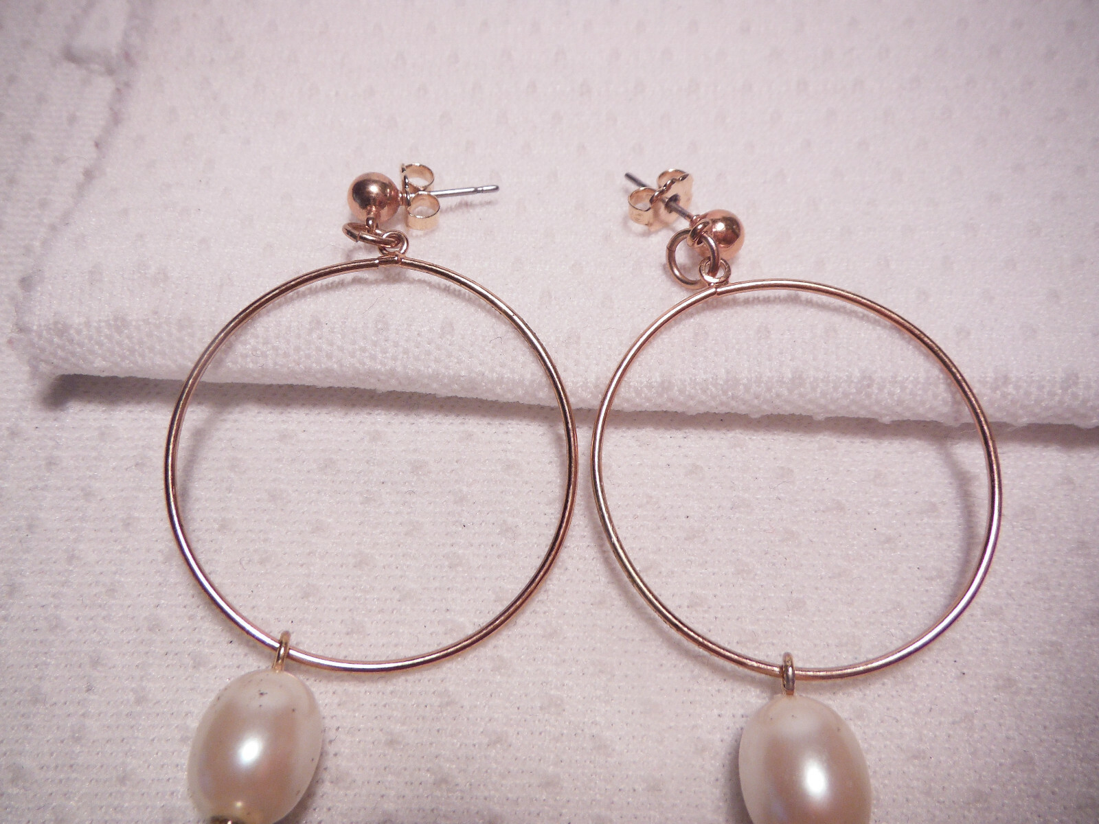 VINTAGE VERY LIGHT DANGLE EARRINGS ~ PIERCED.