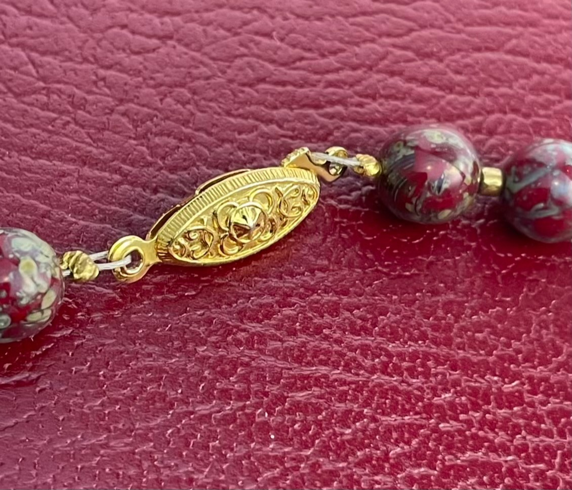 Horse Charms Necklace Gold Tone Metal Red Marbled Glass Beads Equestrian 26″