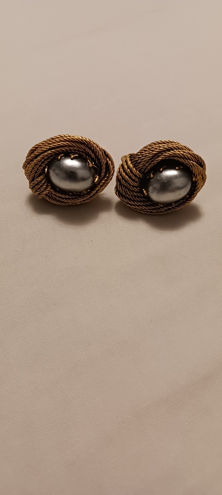 Vintage MABE Blue-Gray Pearl and Gold Tone Pin/Brooch And Earring Set