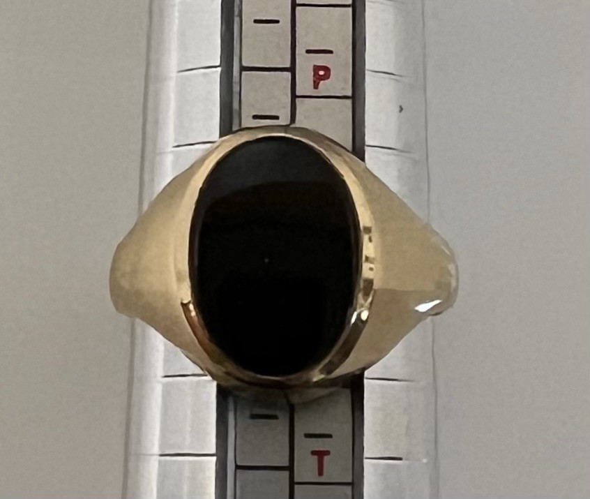 Vintage 18k Gold Electroplated Unisex Signet Ring w Oval Black Stone ~Size 8.5