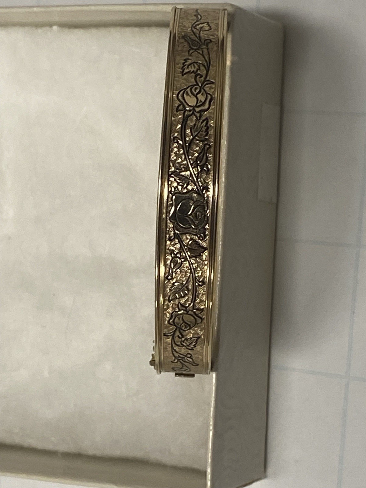 Vintage Winard Bracelet Bangle Hinged 12K Gold Filled Approx 1/2 Wide