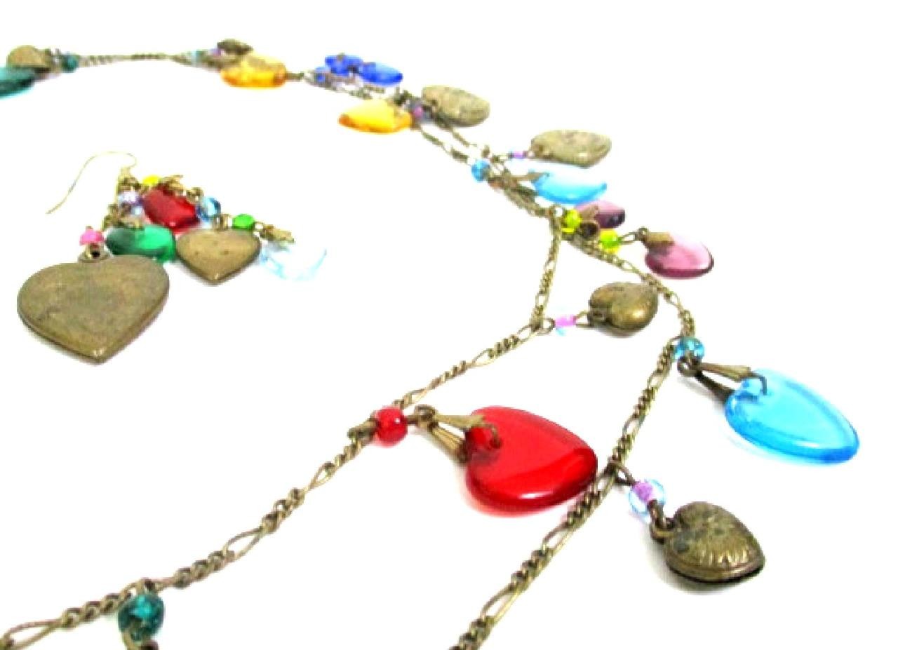 VINTAGE GLASS WORKS STUDIO BRASS & GLASS HEART CHARM NECKLACE & EARRINGS SET