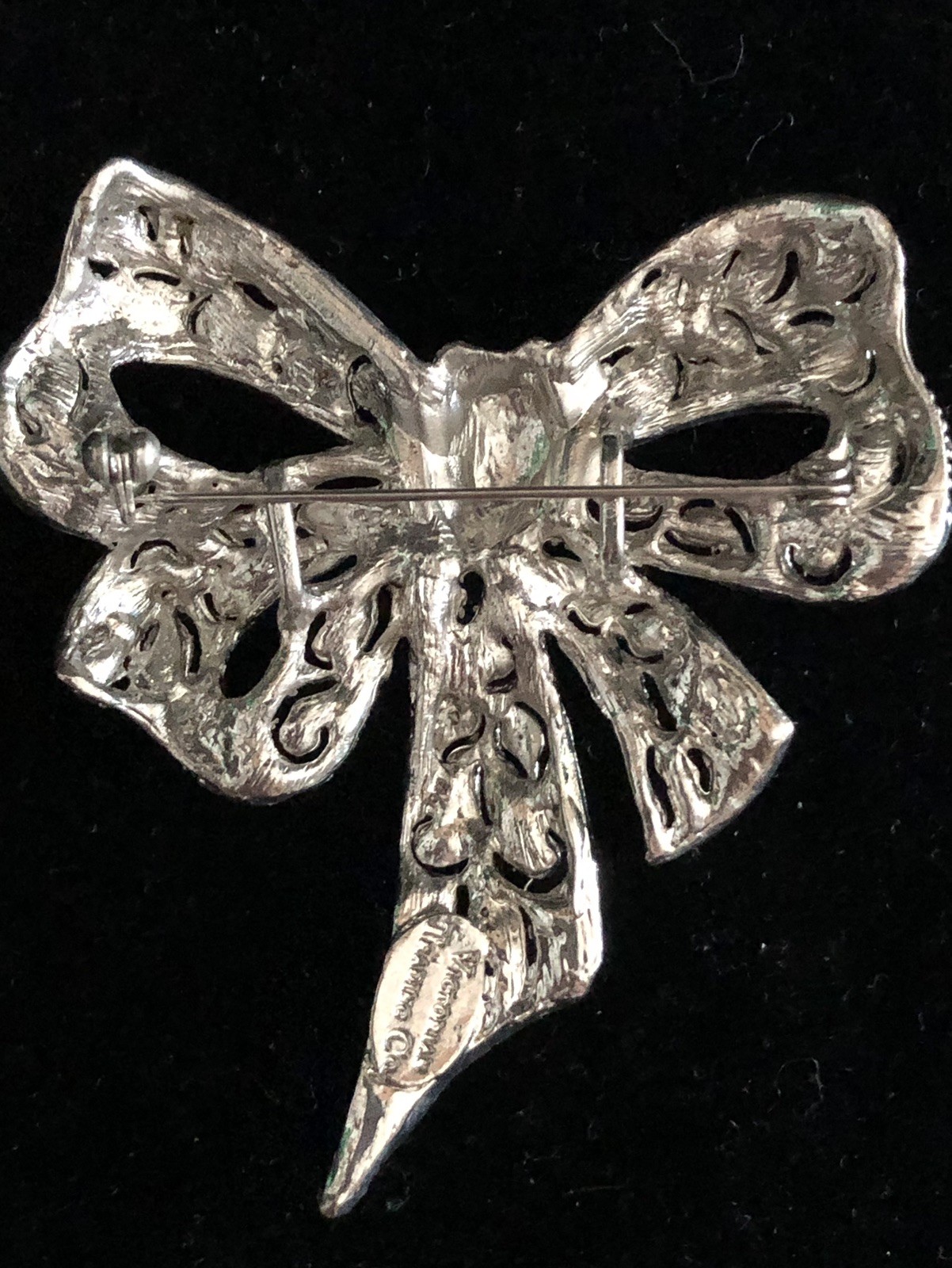 VINTAGE VICTORIAN TRADING CO. RHINESTONE BROOCH PENDANT SILVER TONE BOW