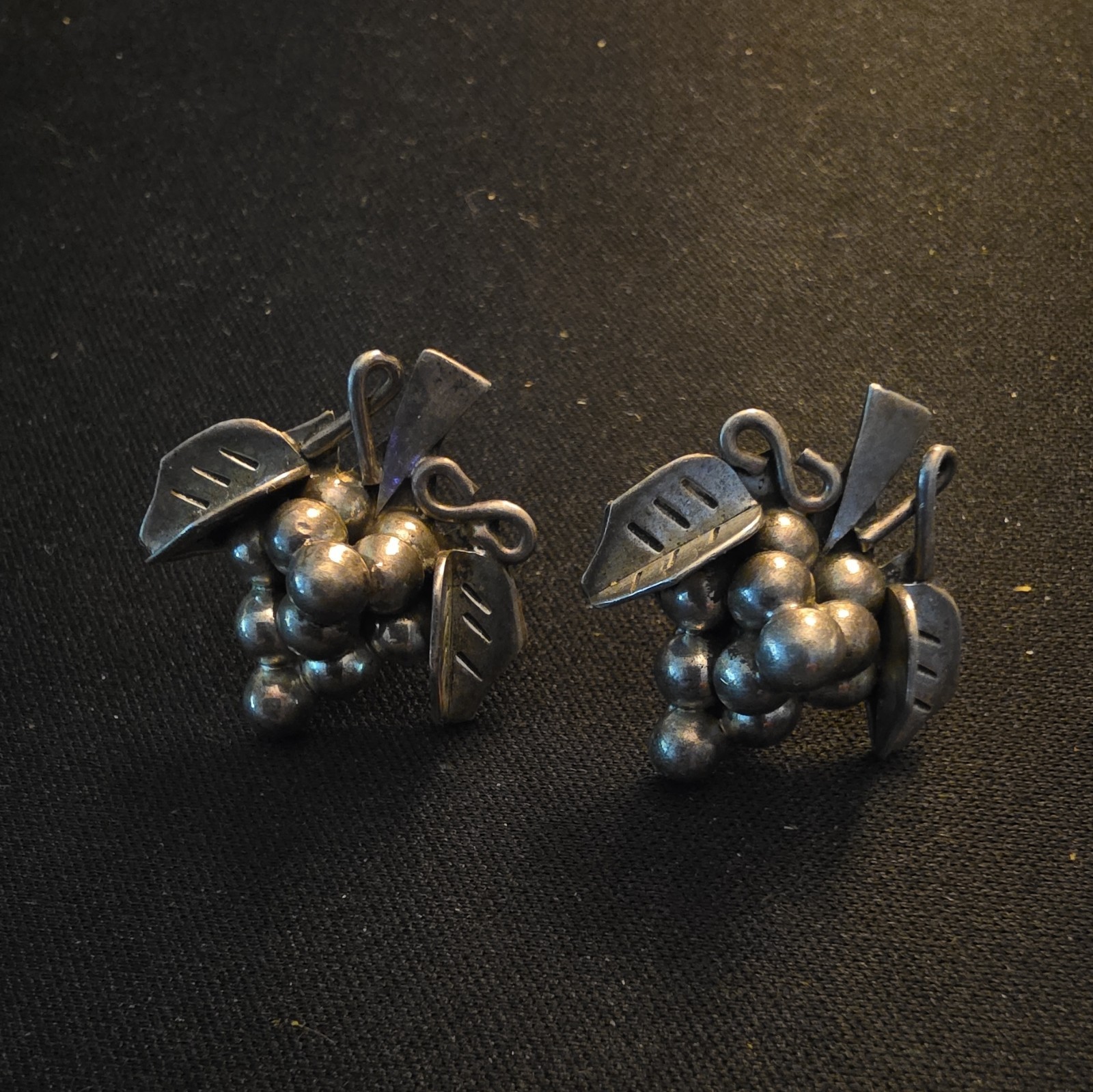 Vintage Taxco Mexico Sterling Silver Grape Cluster Post Earrings TG-189 925