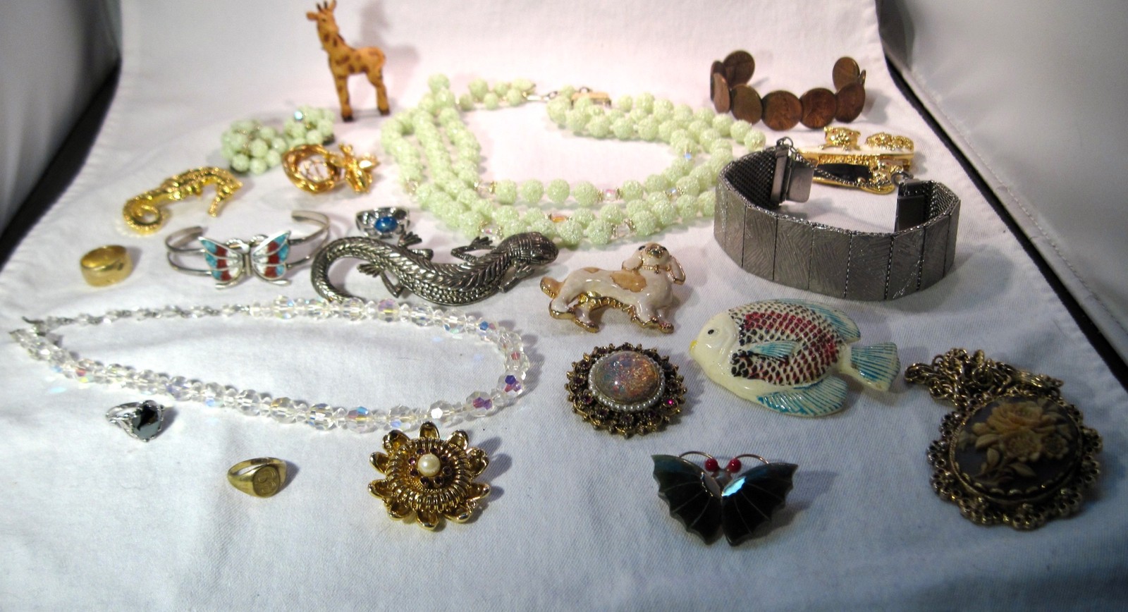 Vintage Costume Jewelry Some Signed – Lot of 21- K977