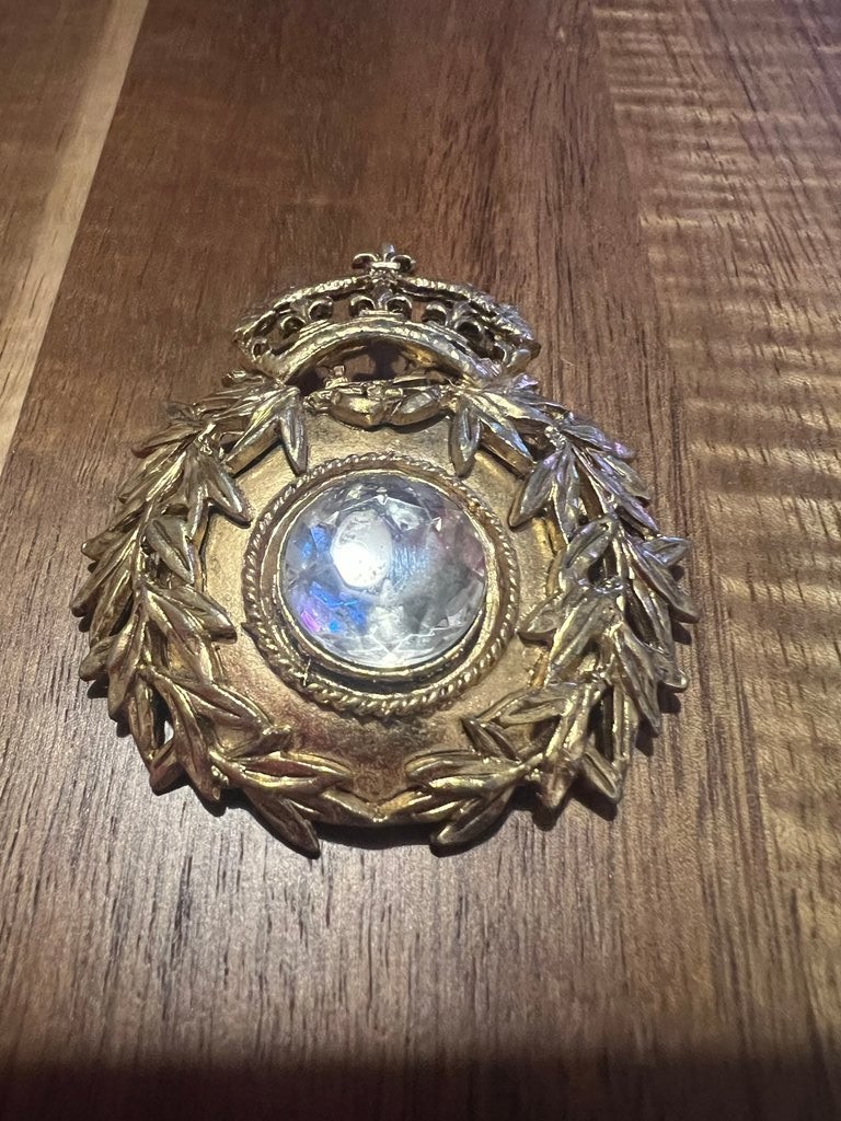 Vintage Gold Crown Laurel Wreath Brooch w Lg Faceted Glass Centerpiece #military