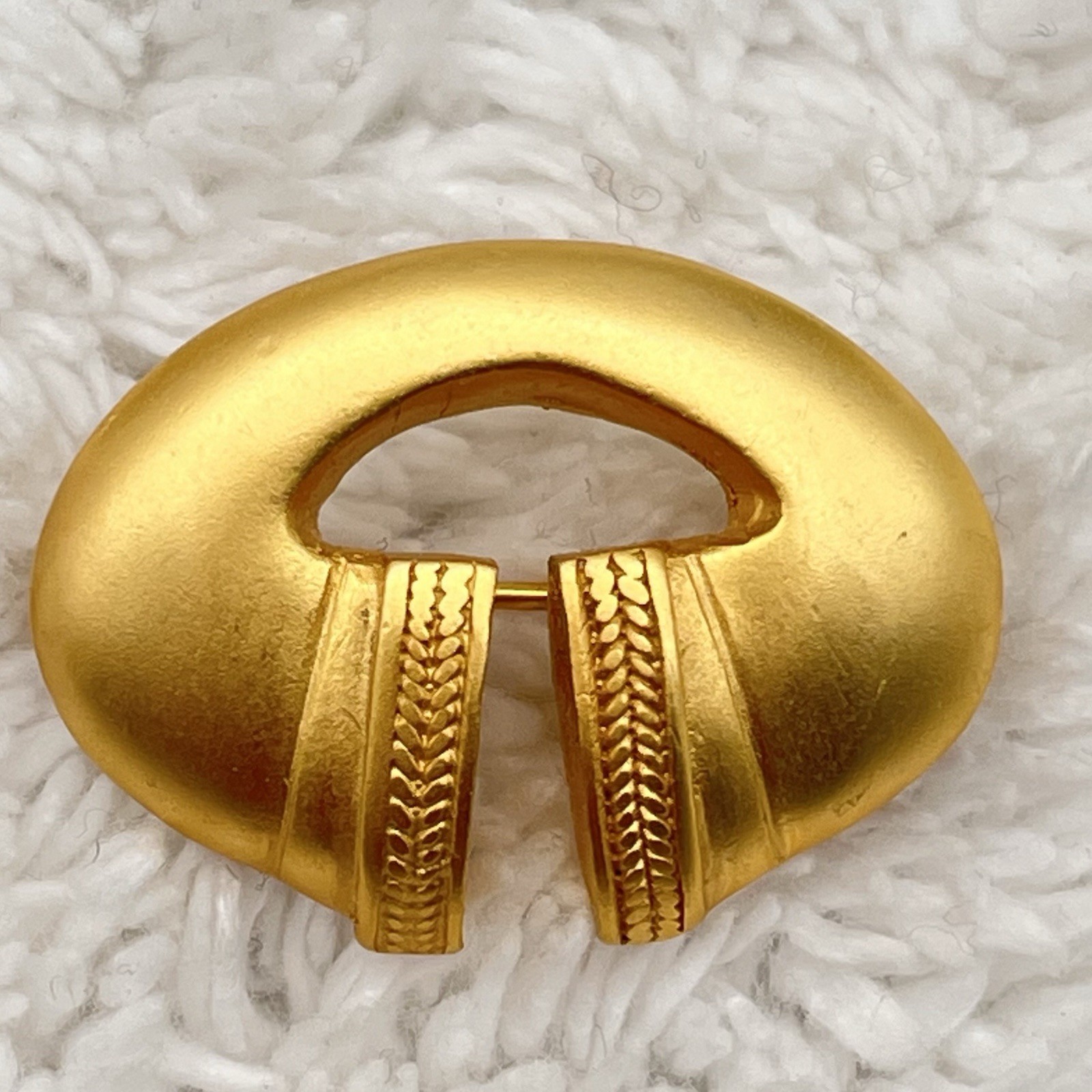 Vintage Gold Tone Brooch Matte Finish Pre Columbian Style Bean Shape 1.25″