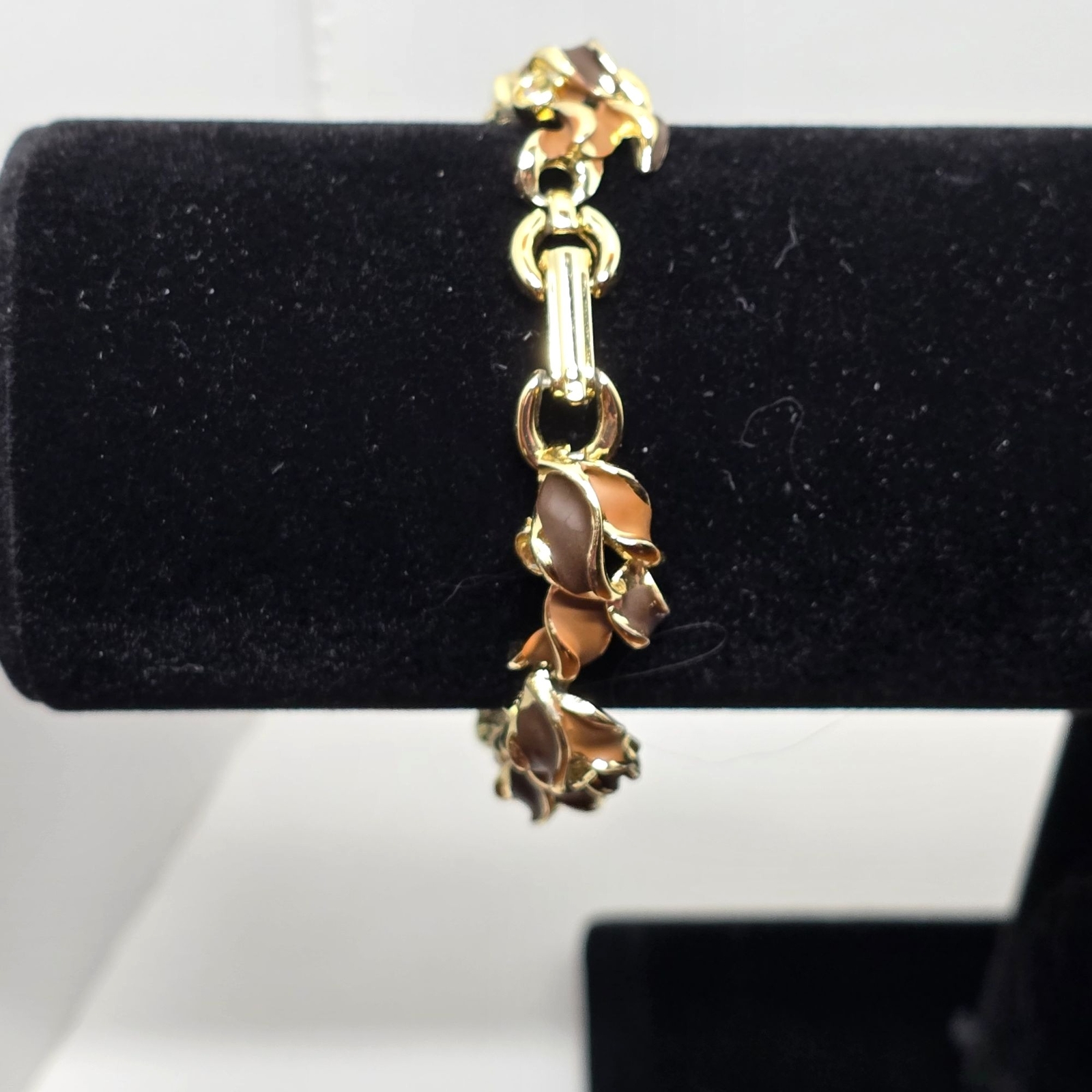VTG Gold-Tone Leaf Bracelet With Brown Enamel & Rhinestone Accents Clasp Closure