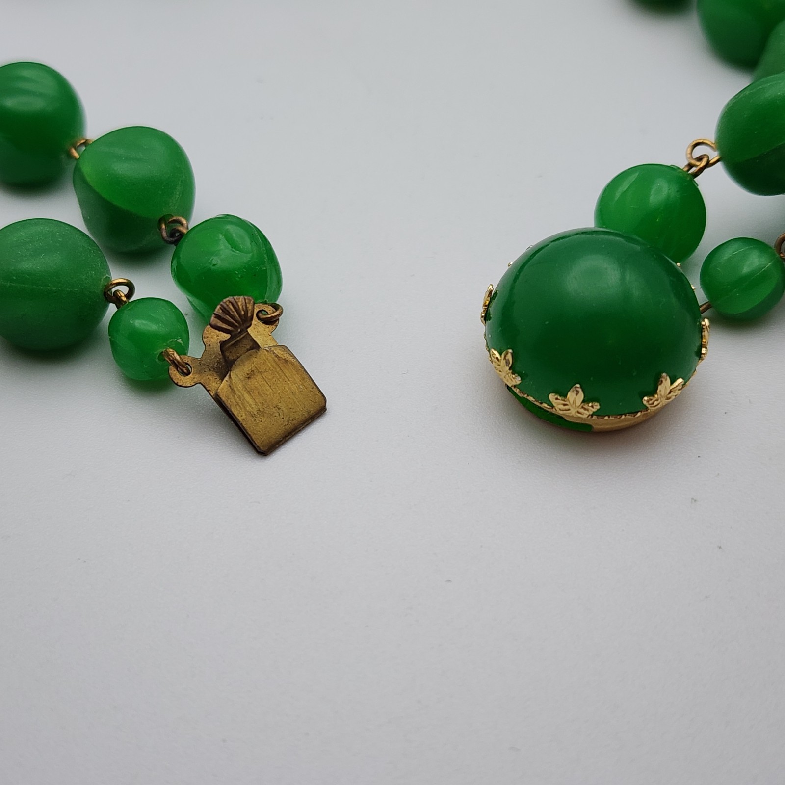 Vtg Green Austrian Crystal Molded Acrylic Bead Necklace 2 Strand 1950s Gold Tone