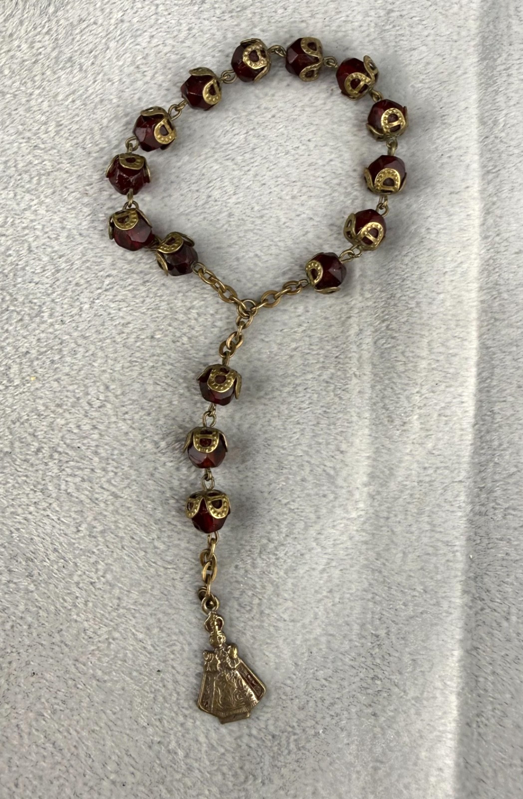 Vintage Travel Rosary Gold Tone Red Faceted Glass Infant of Prague 4”