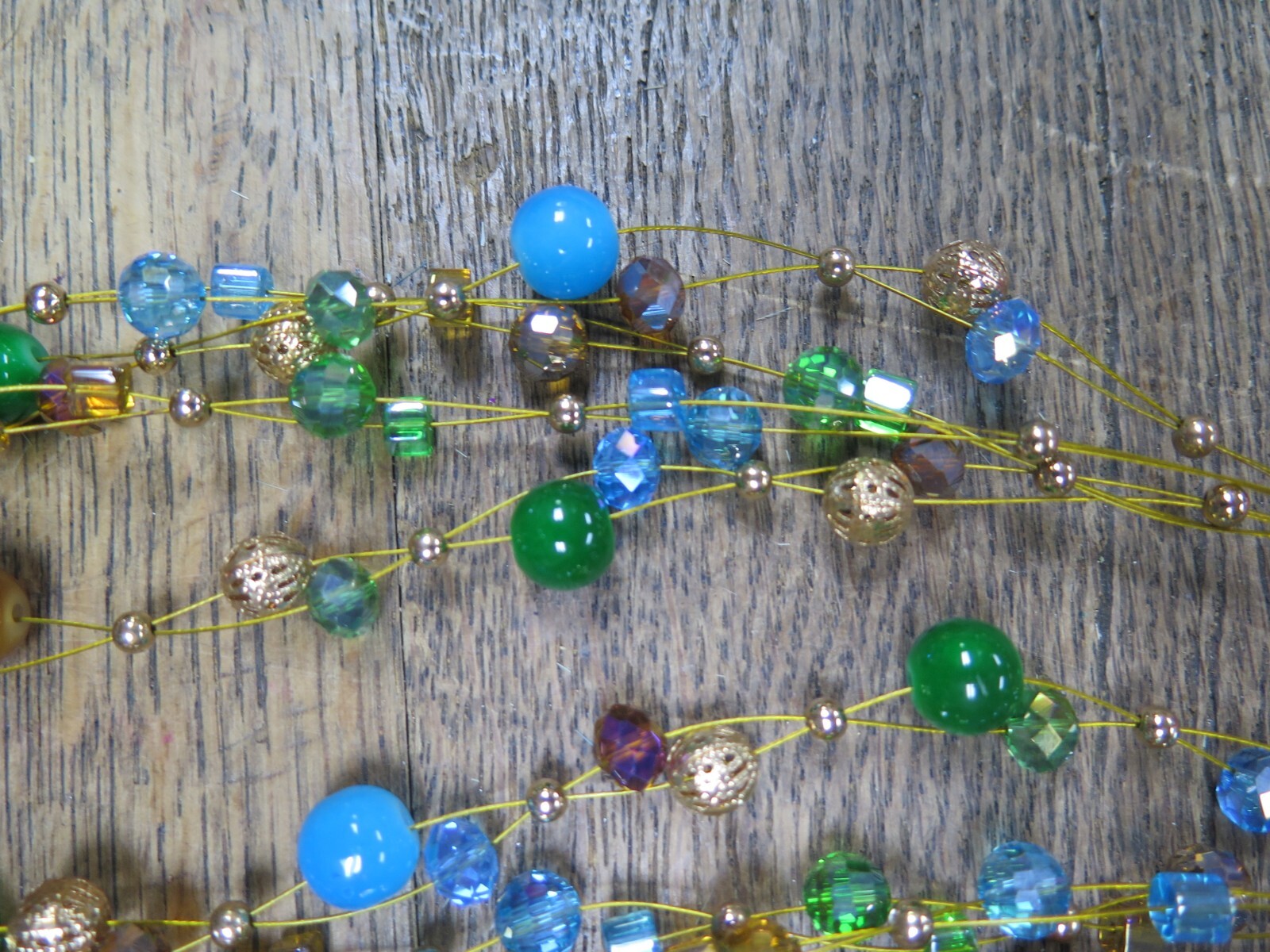 VINTAGE Multi Strand Beads Jeweled Wire Wrap Flexible Necklace 20″ W/ Earrings