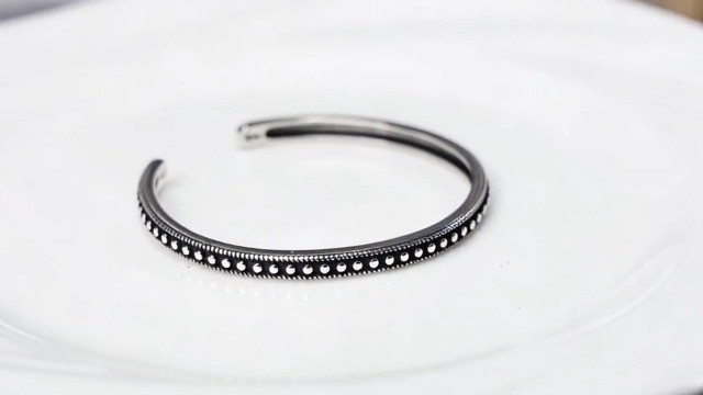 Vintage Silver Cuff Bangle Bracelet – Adjustable Open Design, Carved Dot, Boho J