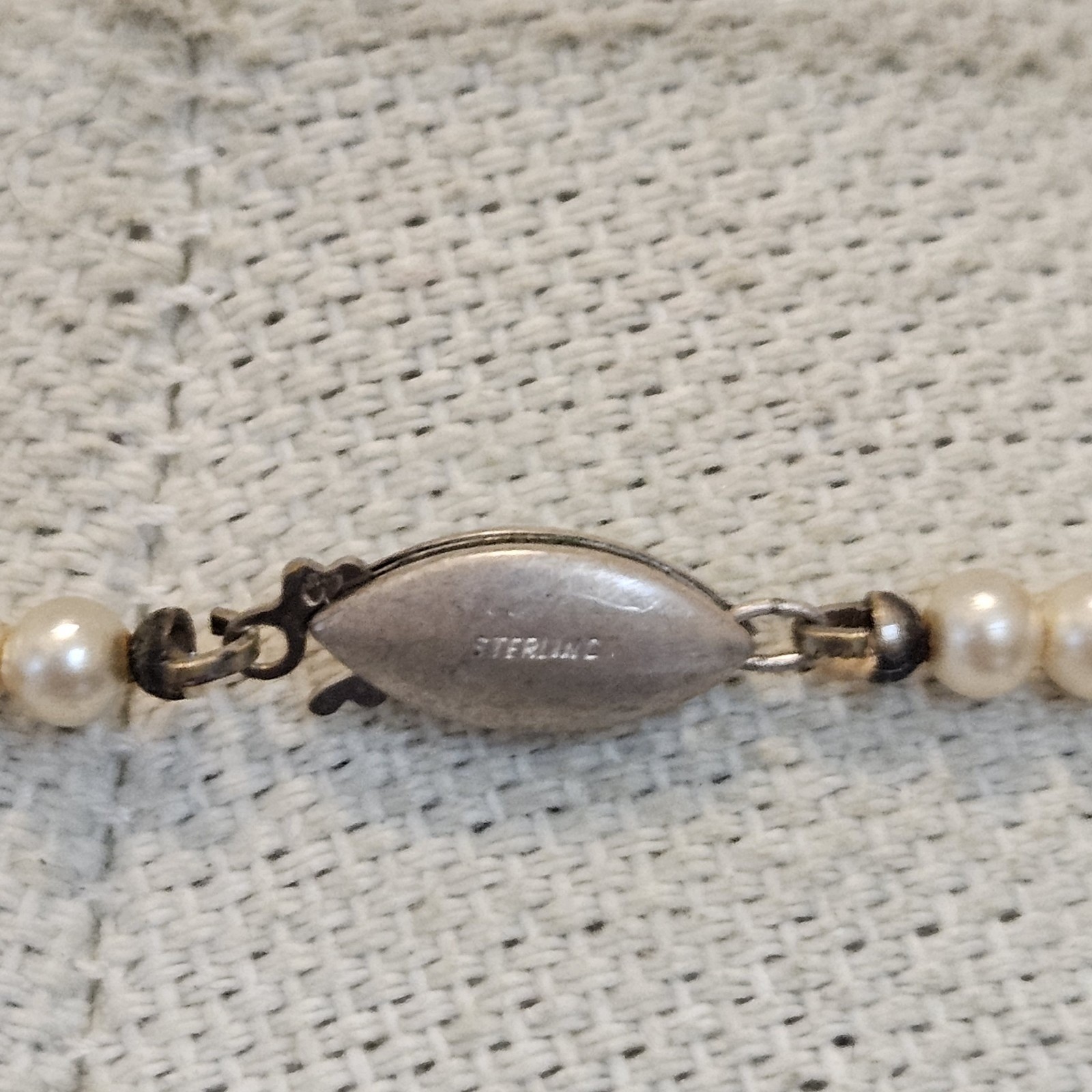 Vintage Graduated Faux Pearl 16″ Necklace Sterling Silver Clasp