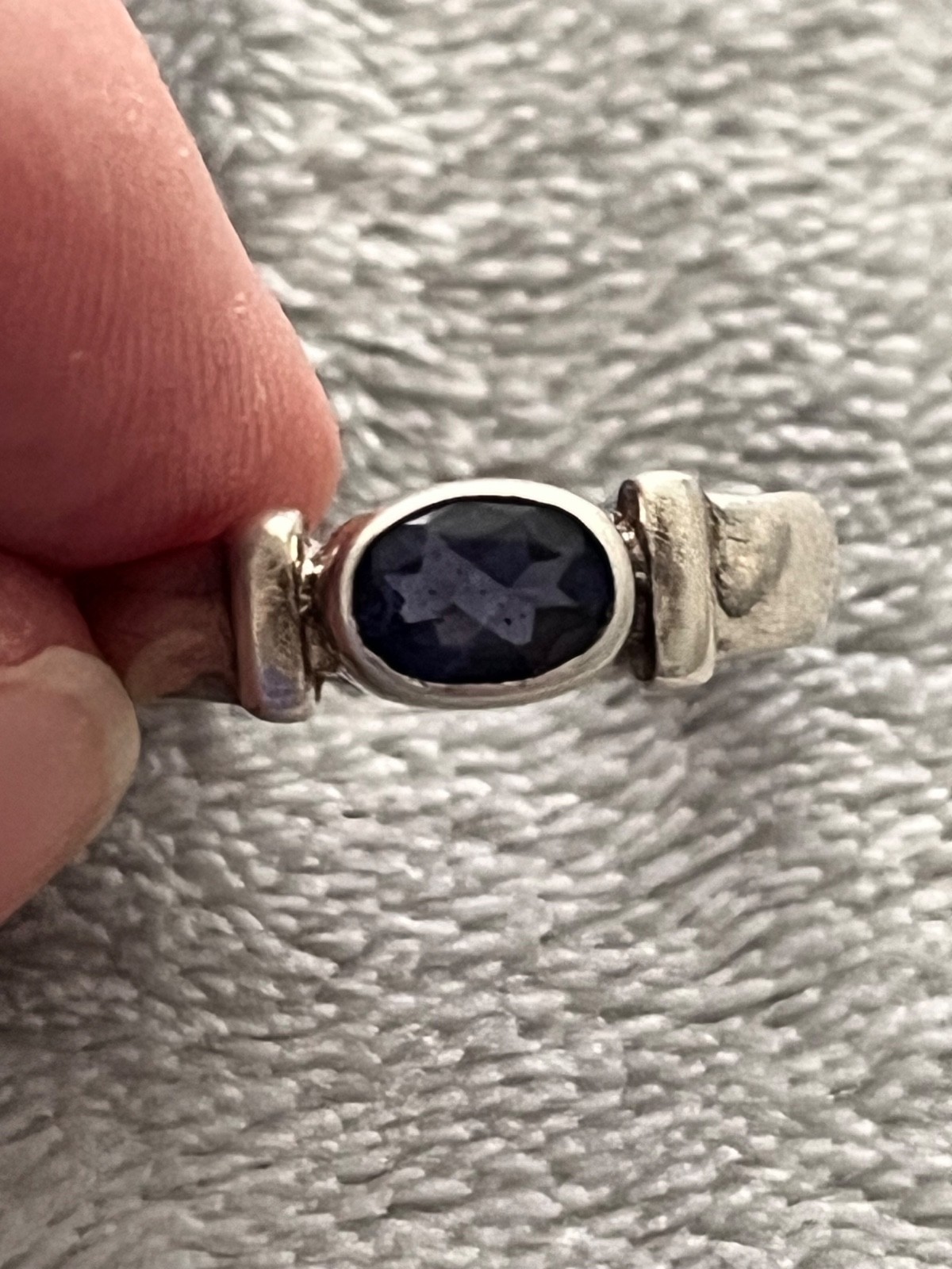 Vintage 925 Sterling Silver Ring Blue Violet Stone
