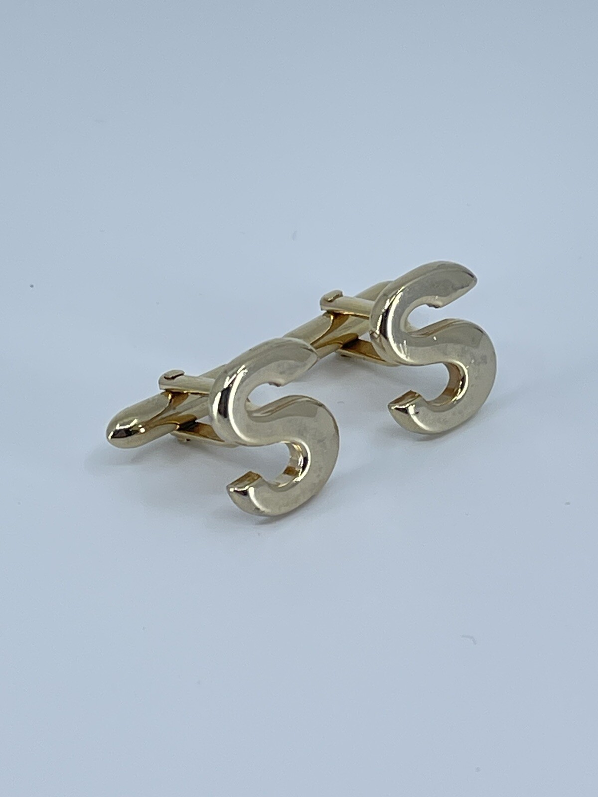 Vintage Swank cufflinks and tie clip monogram beveled S gold tone bullet backs