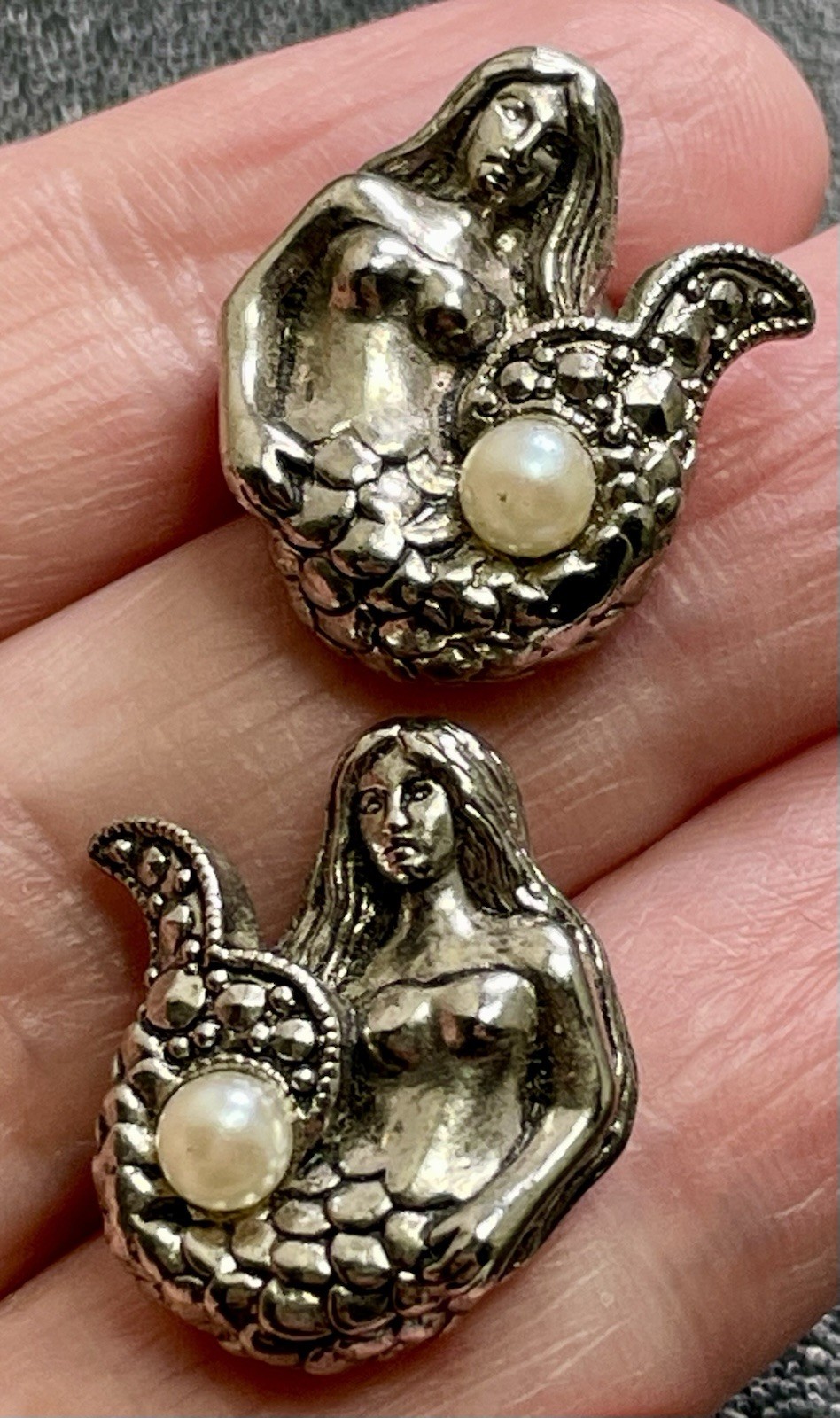 Vintage 2/3” Mermaid Faux Pearl Stamped Silver Tone Drop Earrings