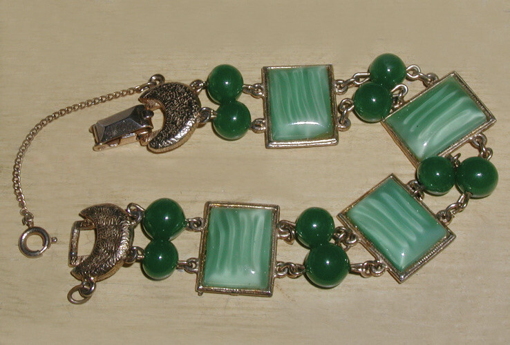 Vintage Arts & Craft Revival Green Art Glass Lozenge & Bead Stone Bracelet 7 1/2