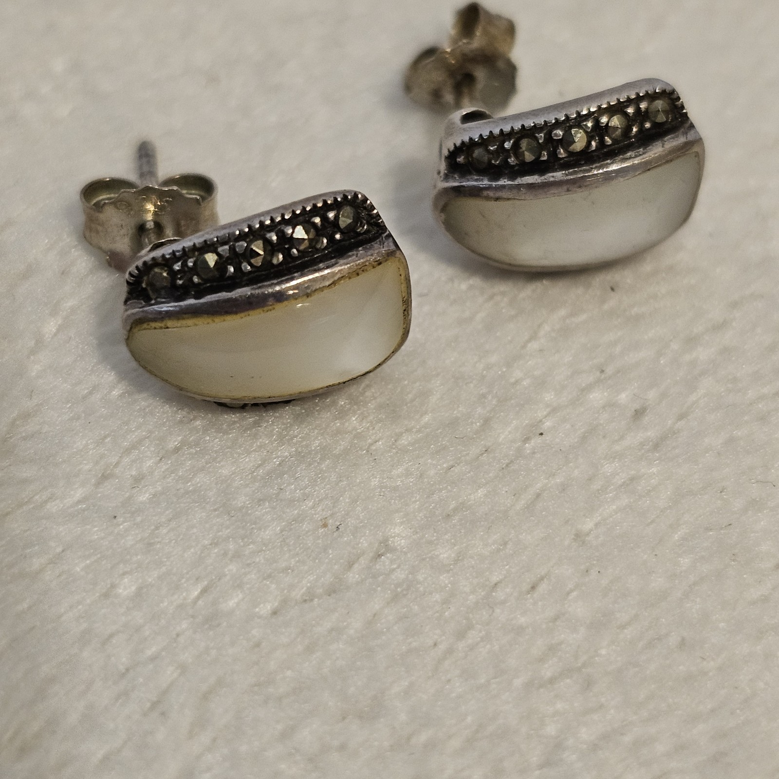 Vintage Mother Of Pearl Stone Fitted Earrings Necklace Ring Size 9/10. CW 925 SS