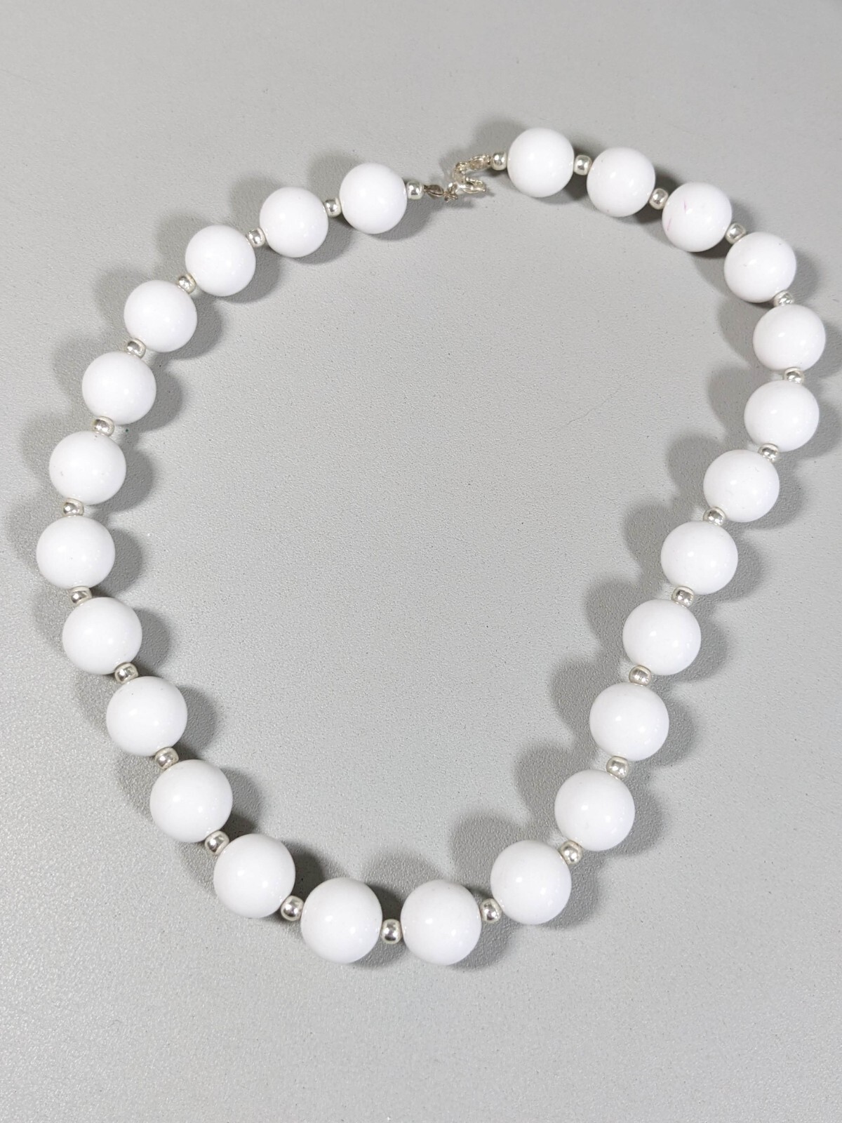 Silver Tone White Round Acrylic Bead 15mm Chunky Necklace 17.5 inches