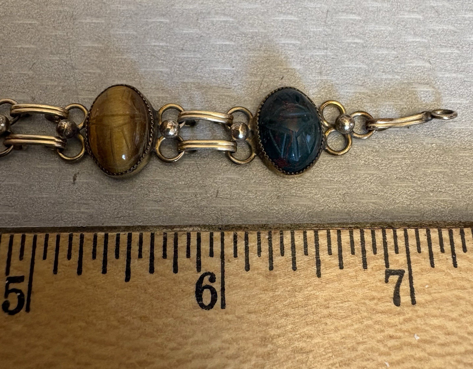Vintage Goldfilled Carved Gemstone Scarab Bracelet signed AC 1/20 12K GF 7″