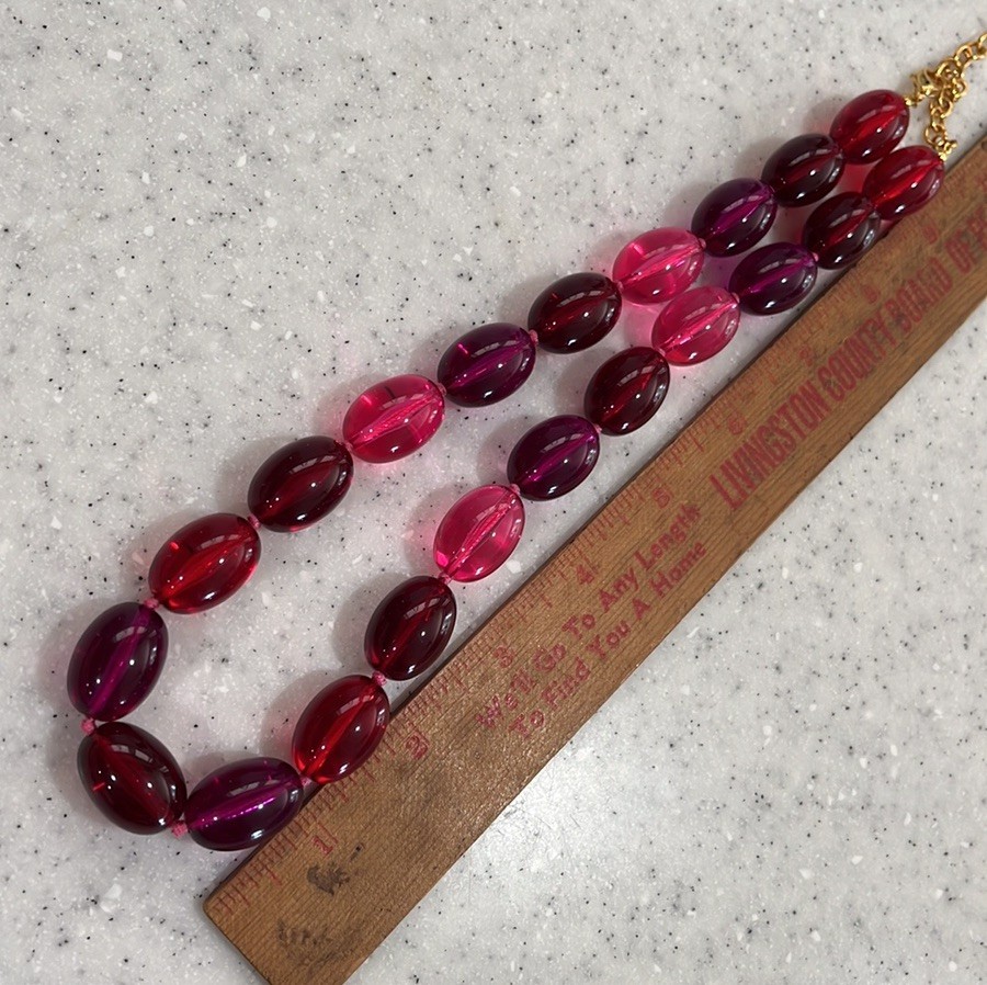 JOAN RIVERS Oval Lucite Chunky Bead Necklace~Purple Pink Red Berry Colors~Estate