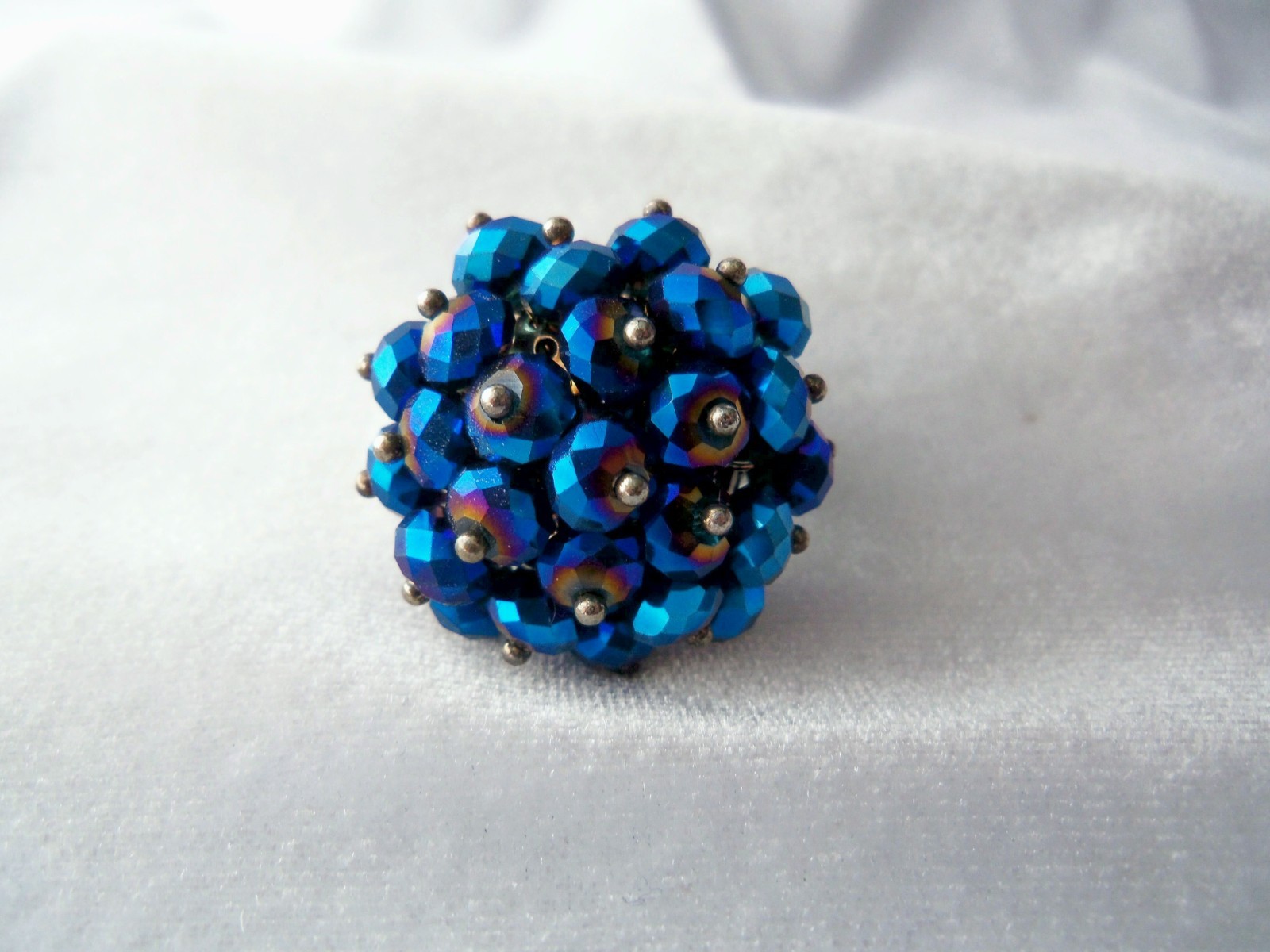 Iridescent Blue Crystal Bead Cluster Silvertone Stretch Band Ring