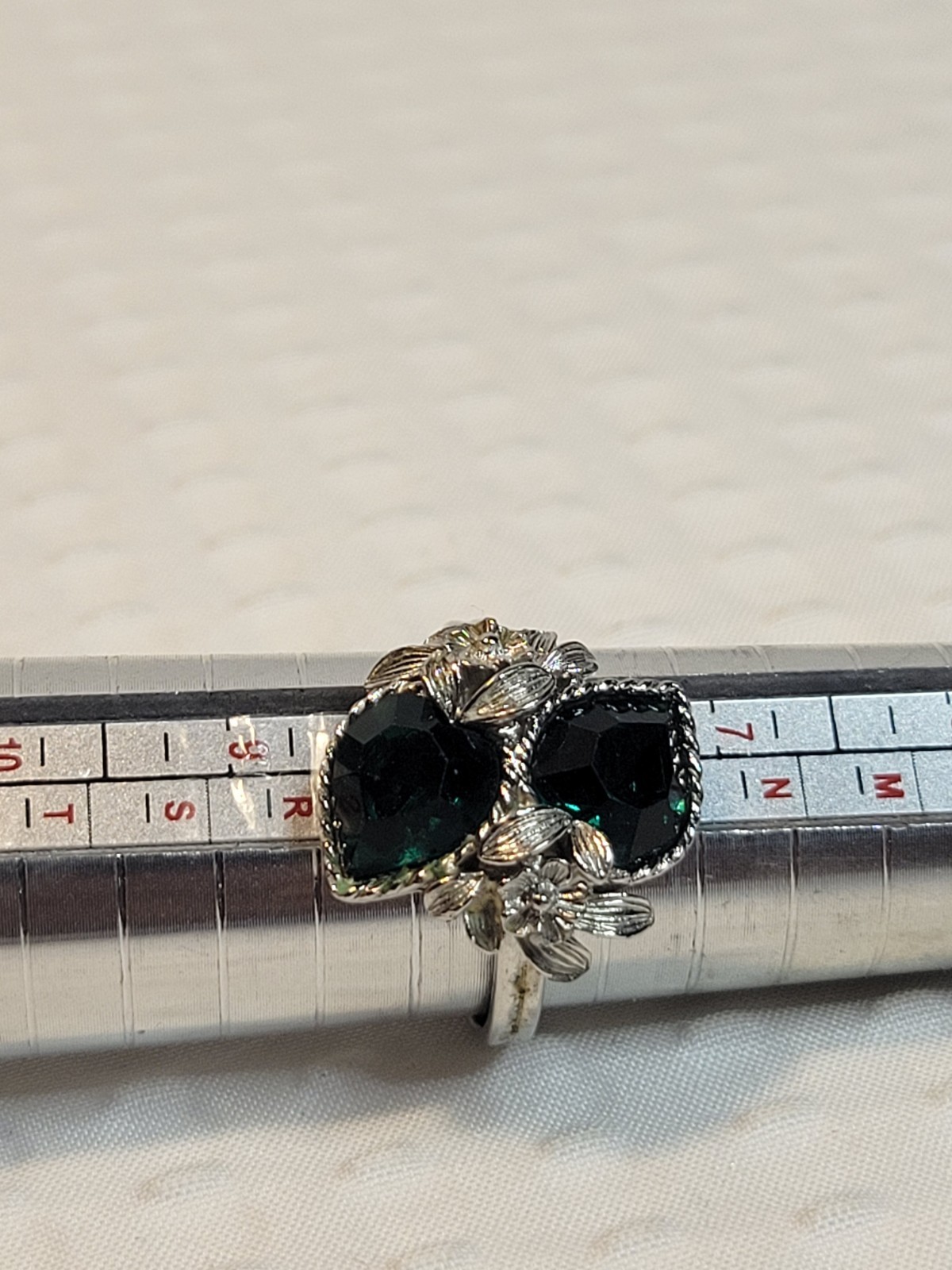 Vintage “LOVE STORY” May Birthstone Ring Sarah Coventry Adjustable Green Hearts