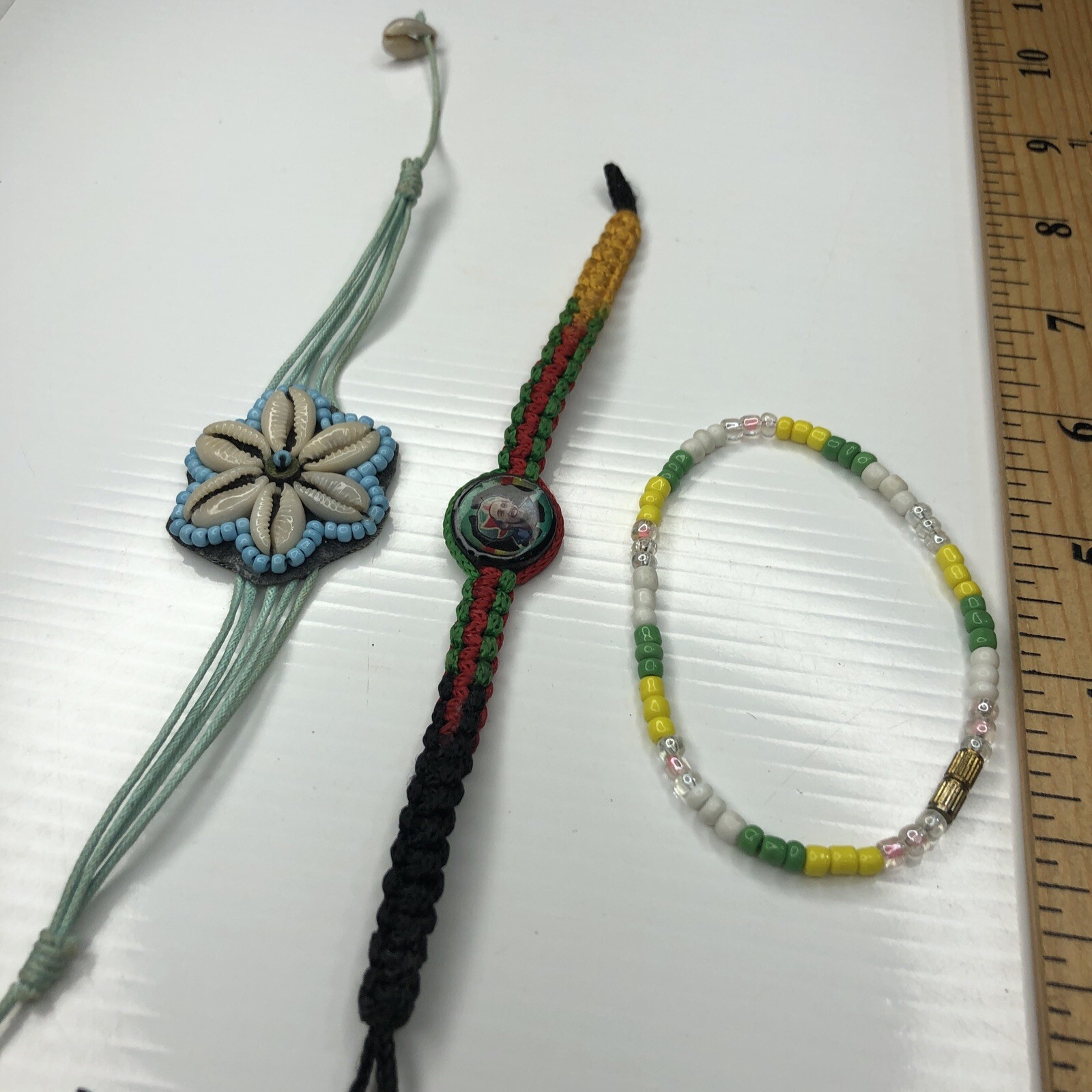X1 Lot Vtg Retro Bracelets Glass Headed Jamaica Bob Marley Woven Hemp Green Red