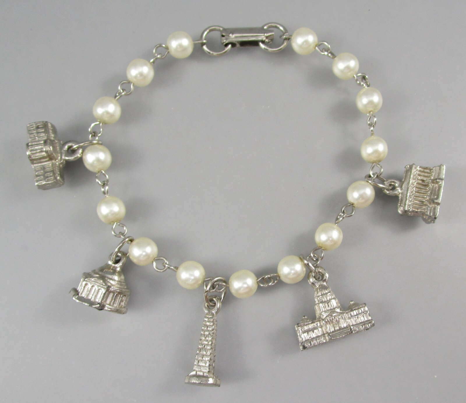 Vtg Washington DC Architecture Buildings Charm Souvenir Bracelet Faux Pearls 815