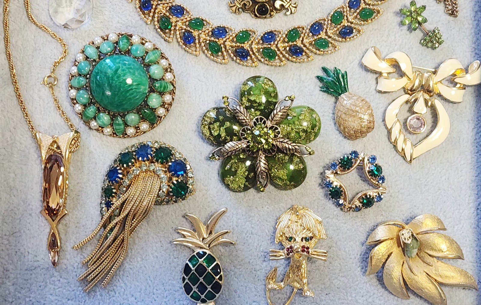 VtgJewelry Lot 23pc Juliana #9094 Joan Rivers Graziano Regency Craft Avon C855
