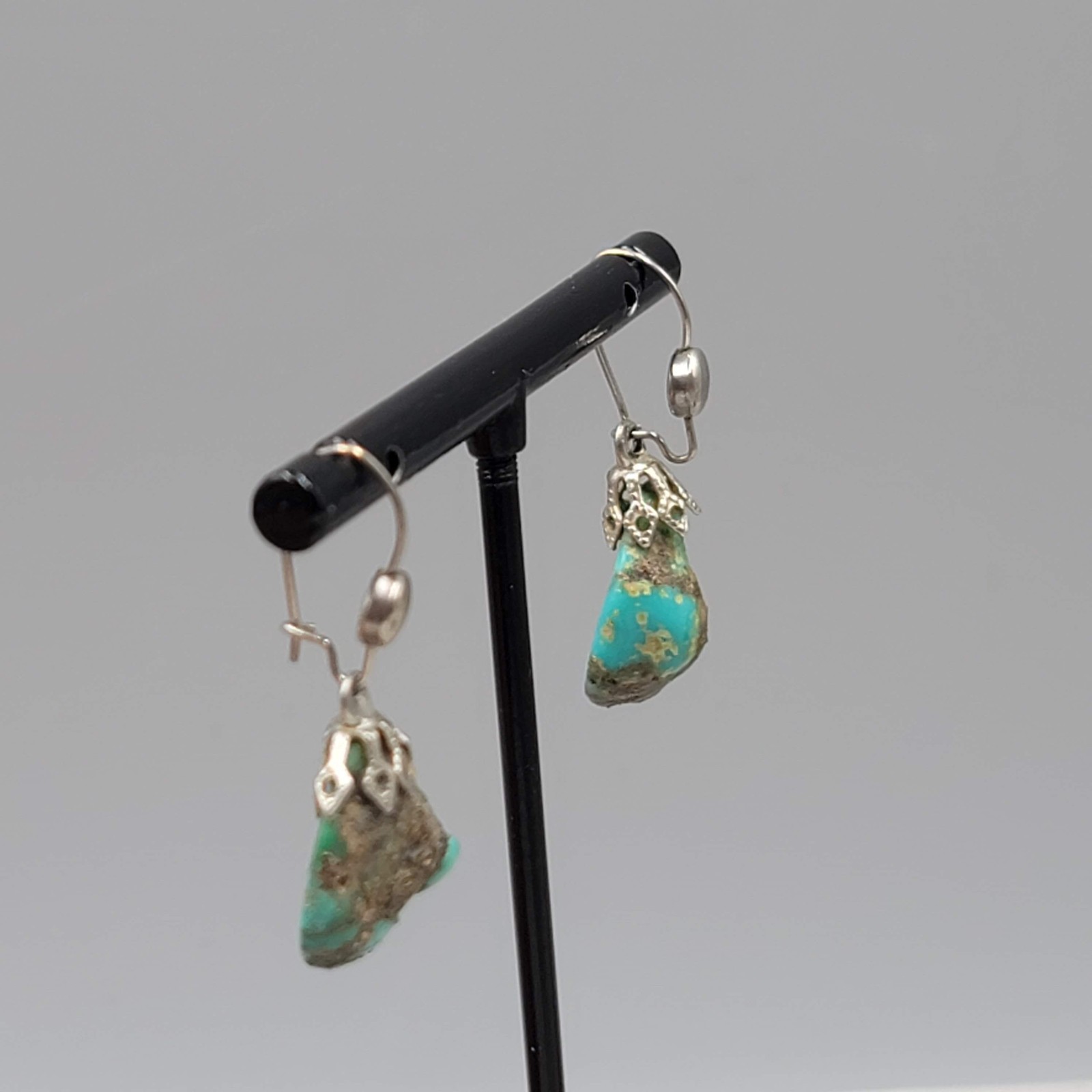 Vintage Turquoise Raw Stone Nugget Pierced Earrings Silver tone Dangle 7/8″