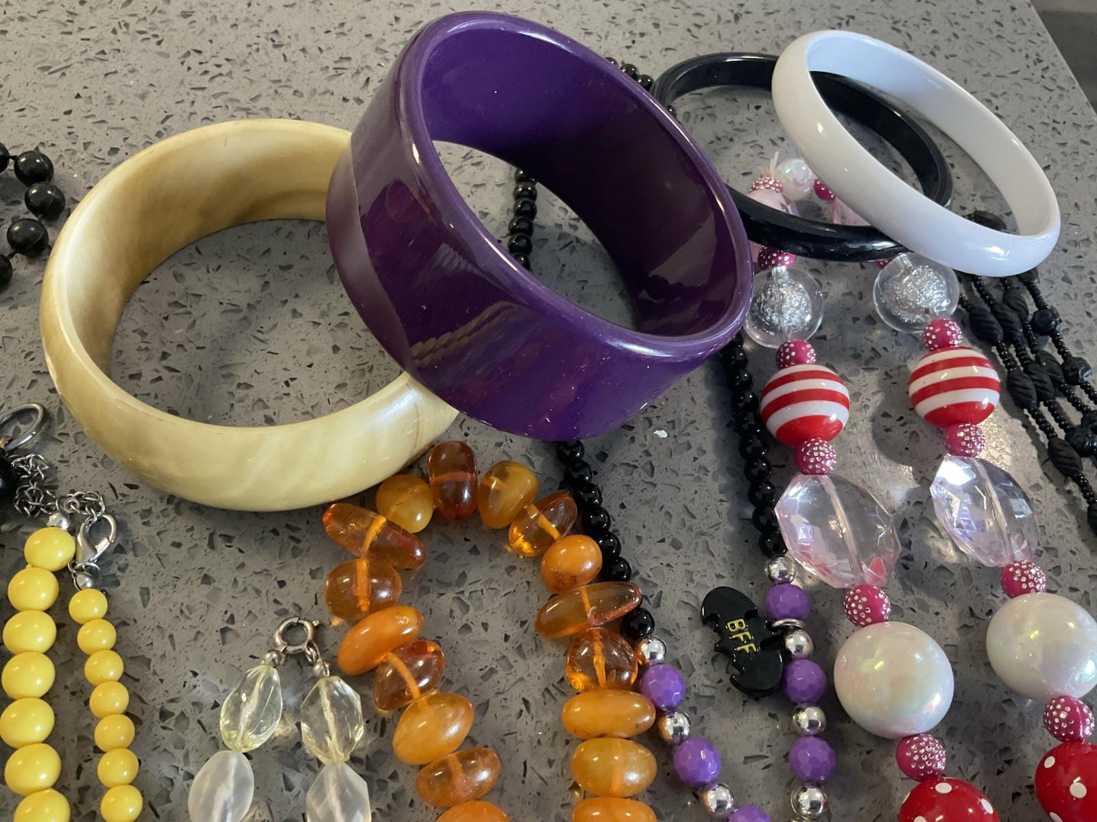 Vintage Modern-Plastic Jewelry lot 50 Mixed Estate Wear resale Crafting