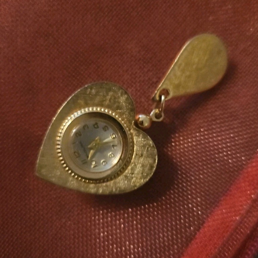 Vintage Brooch Watch – Endura, Swiss Made