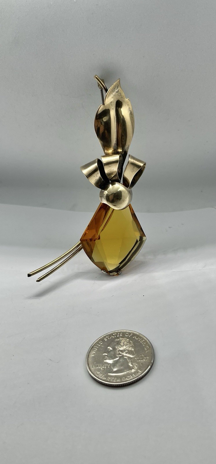 Vintage Retro Era Amber Lozenge Shape Art Glass 1/20 12kt Gold Flower Brooch