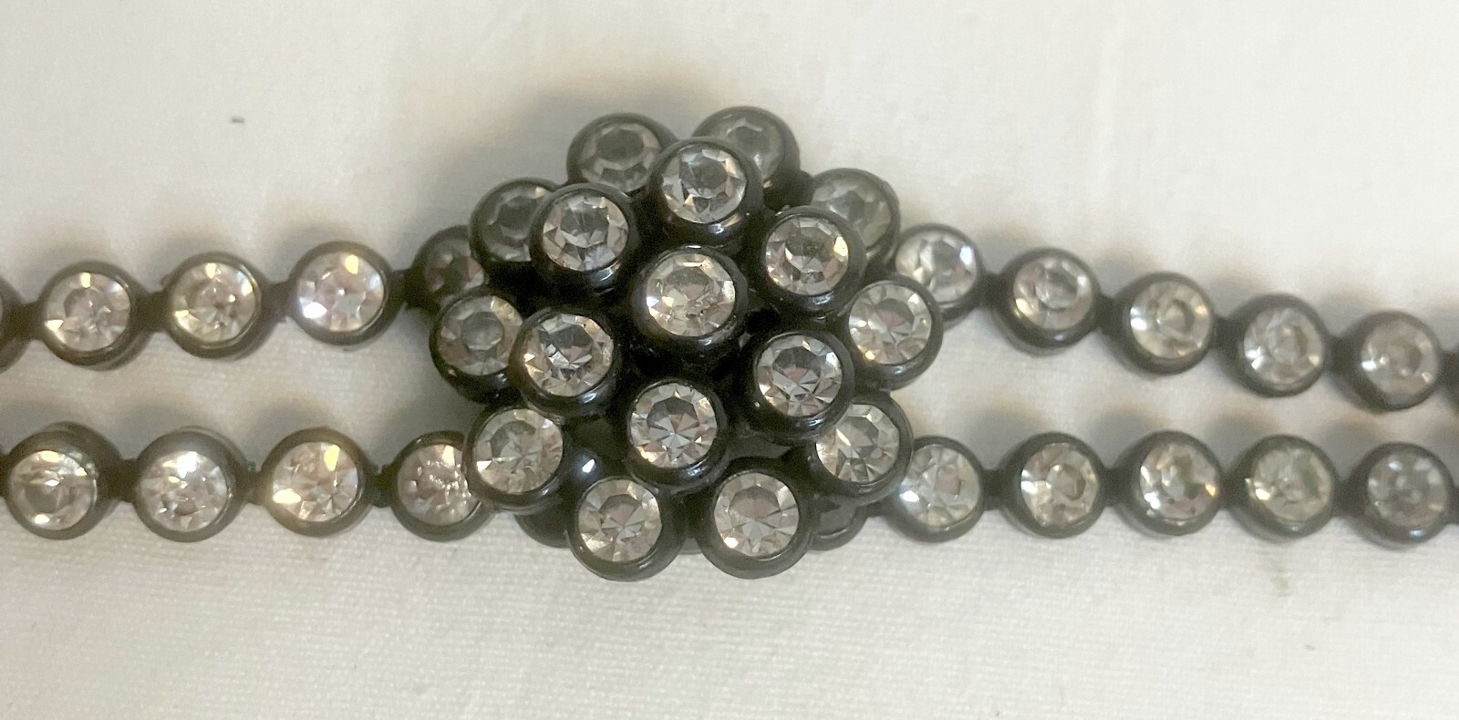 Clear Rhinestone Black Trimmed Lightweight Choker Necklace EC!