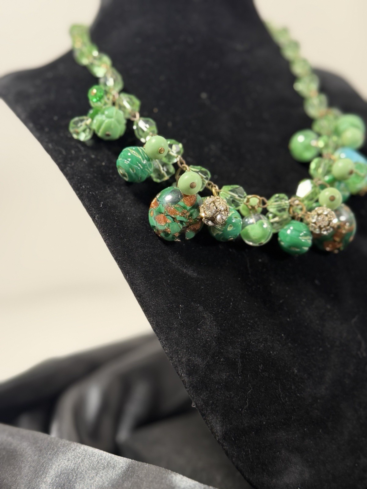 Stunning Vintage Green Bauble Faceted Czech Glass Necklace 16”