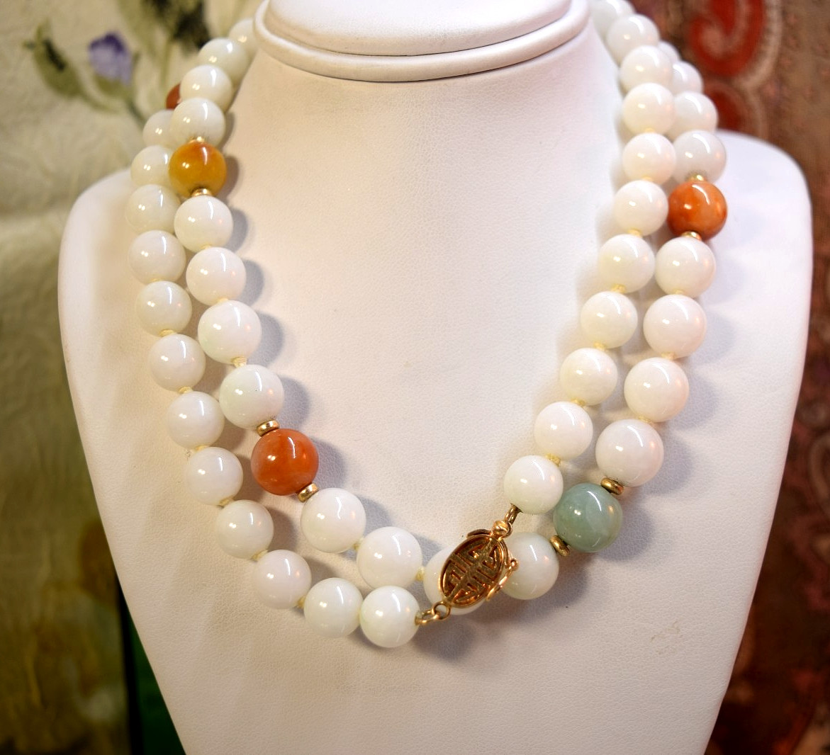 Vintage 14K Gold Red White & Green 9 mm – 10 mm Jade Bead Necklace 27″