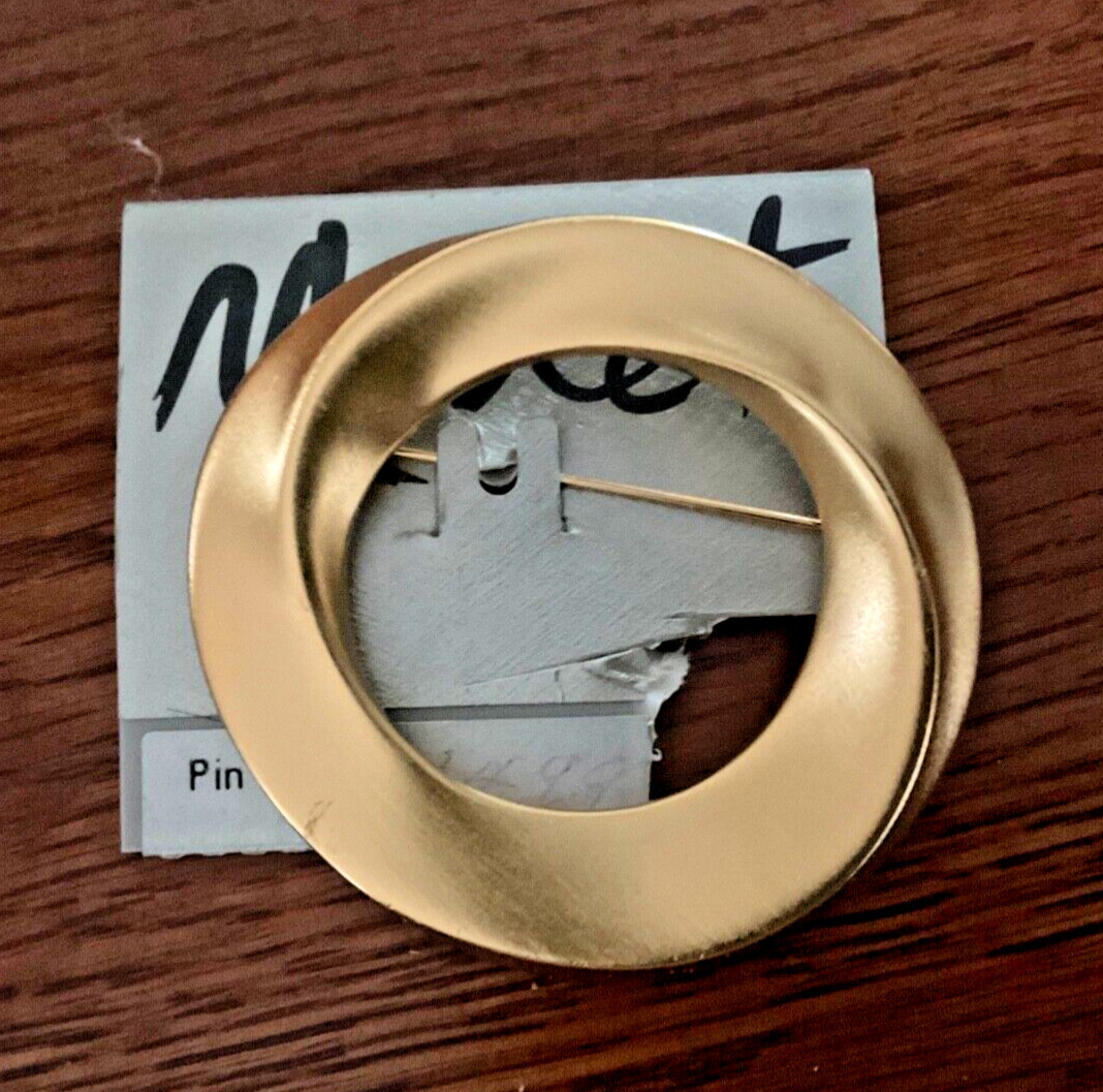 80’s Vintage Signed Abstract MONET Gold tone Circle Swirl retro Brooch modernist