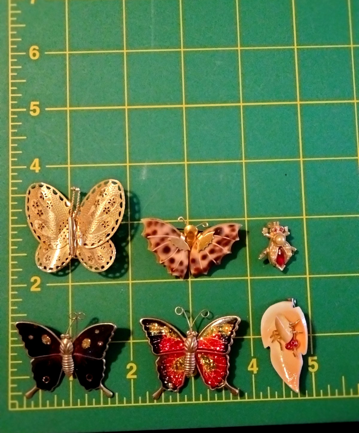 Vintage Lot of 6 Bug Brooches (2623)