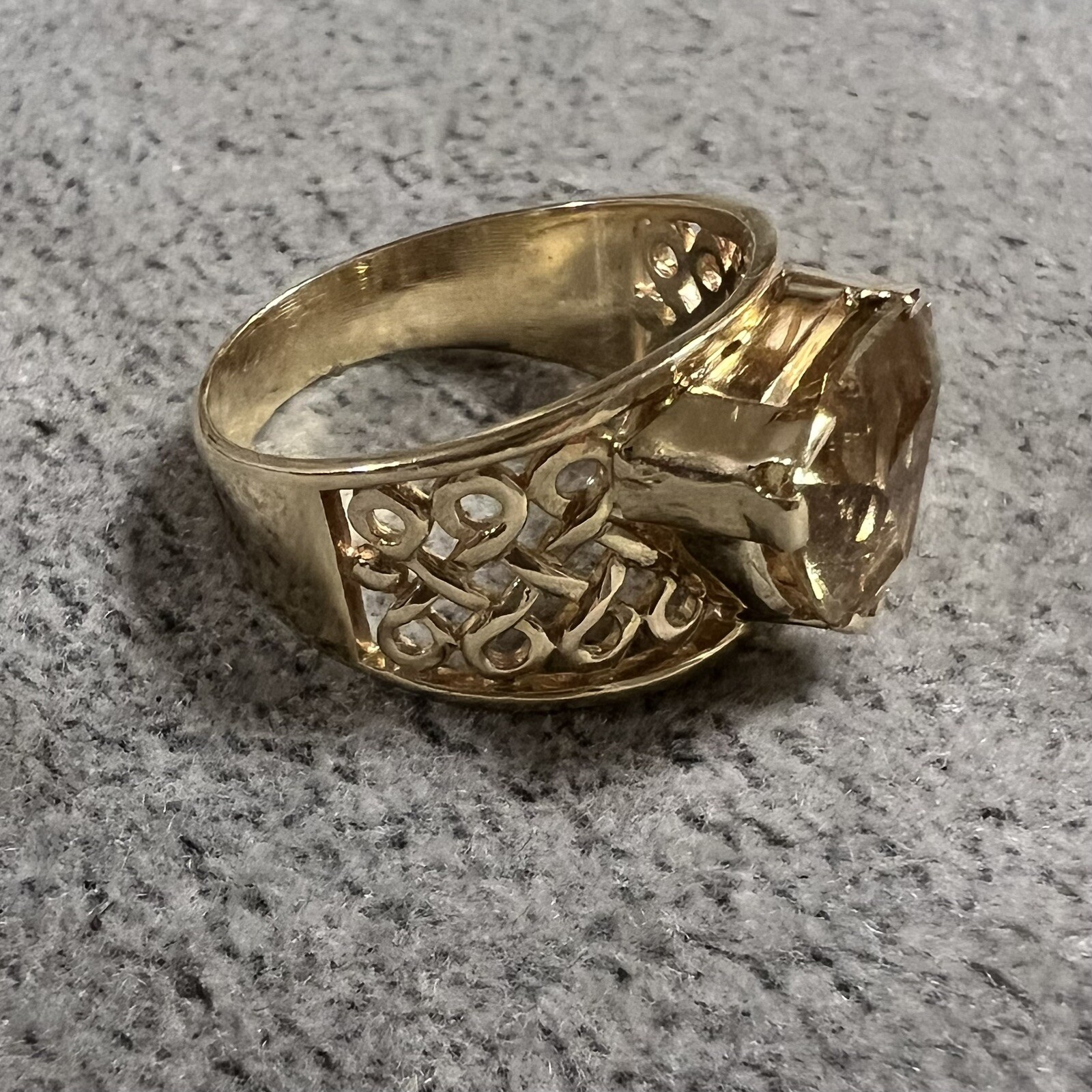 Vintage 14 Karat Yellow Gold Celtic Knot Natural Golden Beryl Ring Size 8.25
