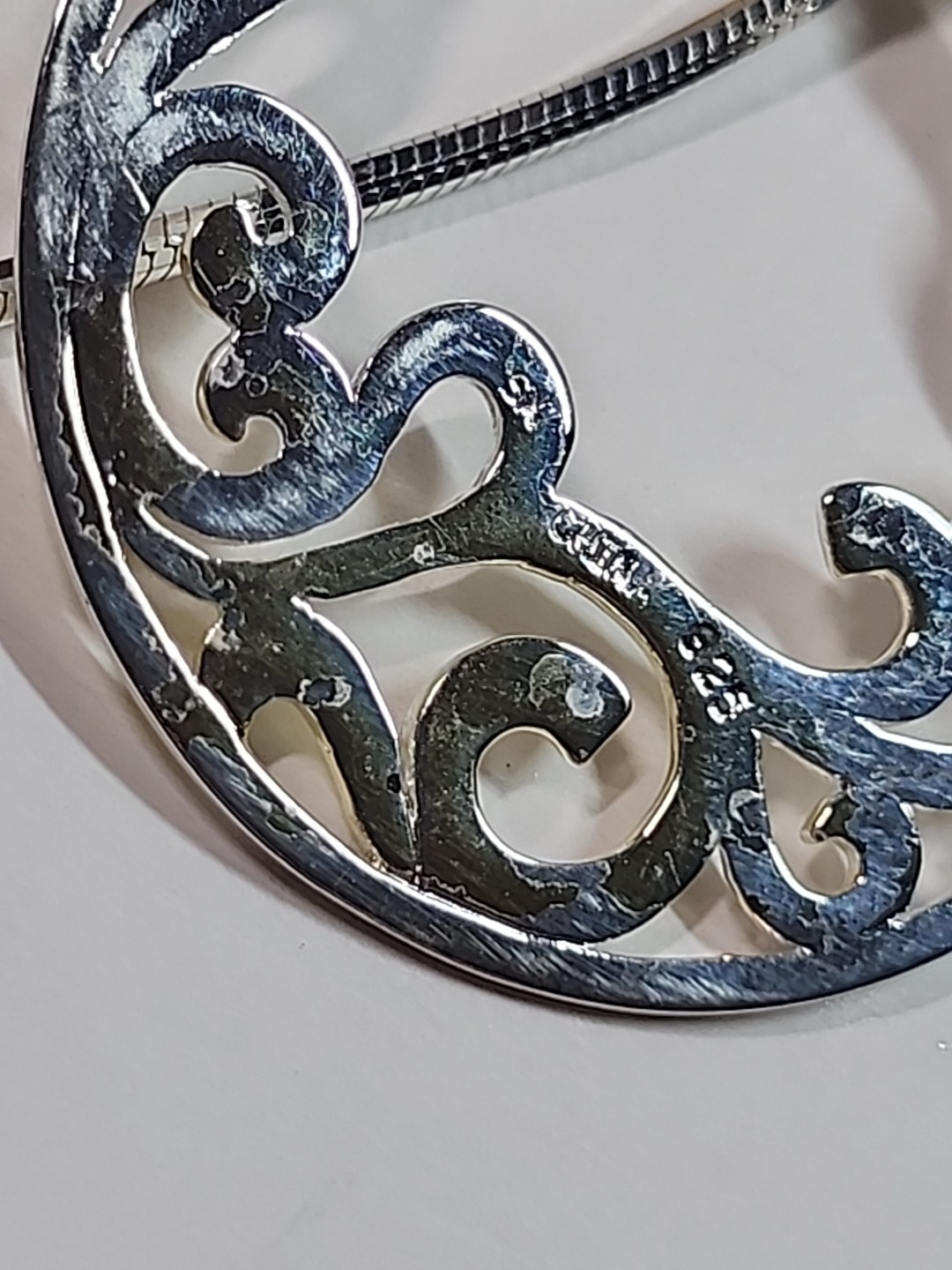 SX 925 Silver Sally C HSN Open Scroll Work MOP Medallion Pendant 16″ Necklace