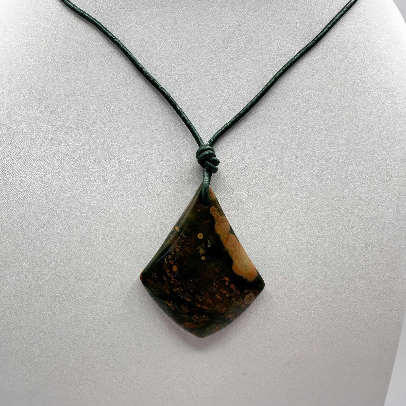 Vintage 90s Green Lozenge Jasper Pendant Necklace Rustic Tone Women’s Jewelry