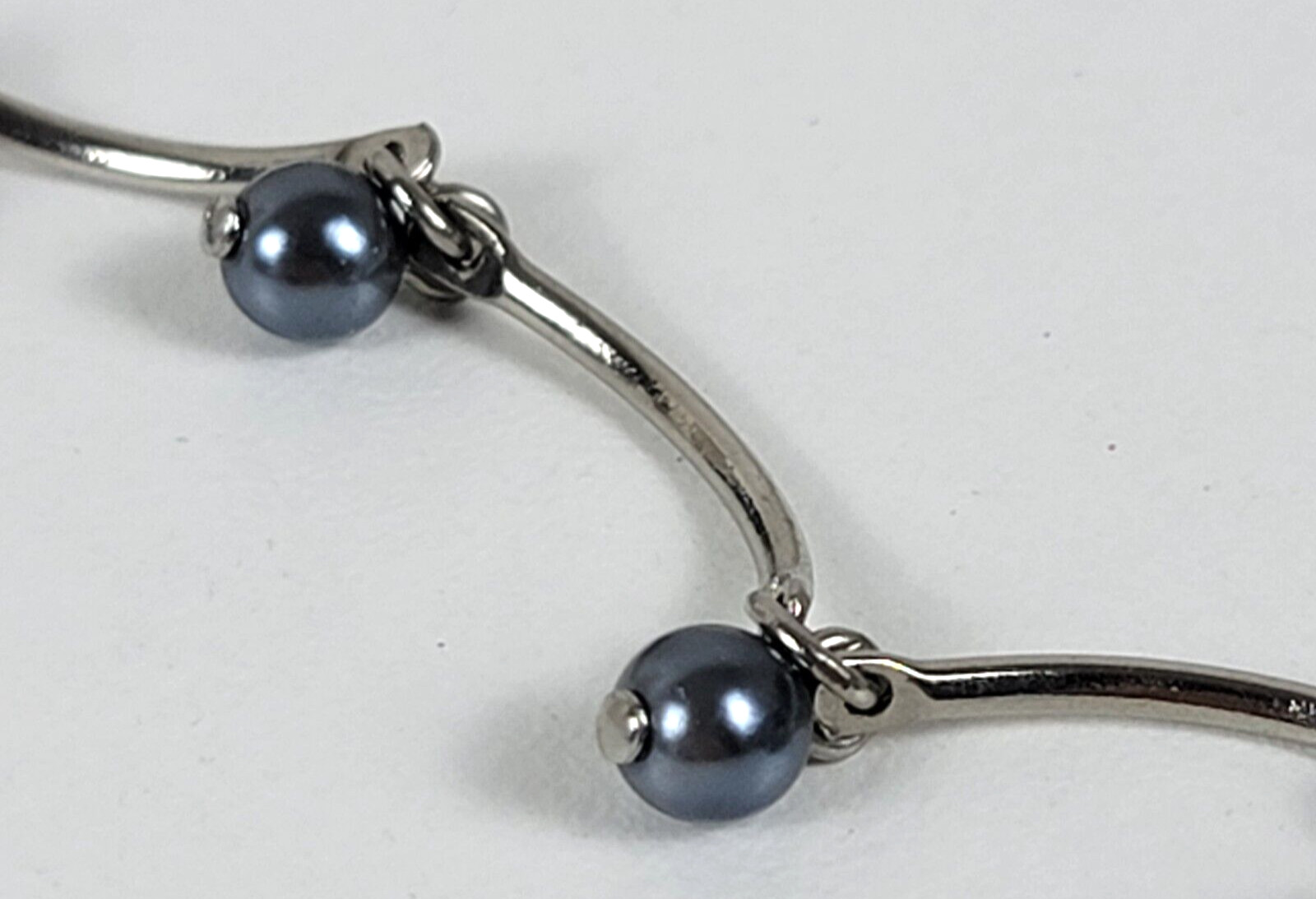 Avon Silver-Tone Bar Link Chain Gray Faux-Pearl Charm Station Necklace 17.5 In