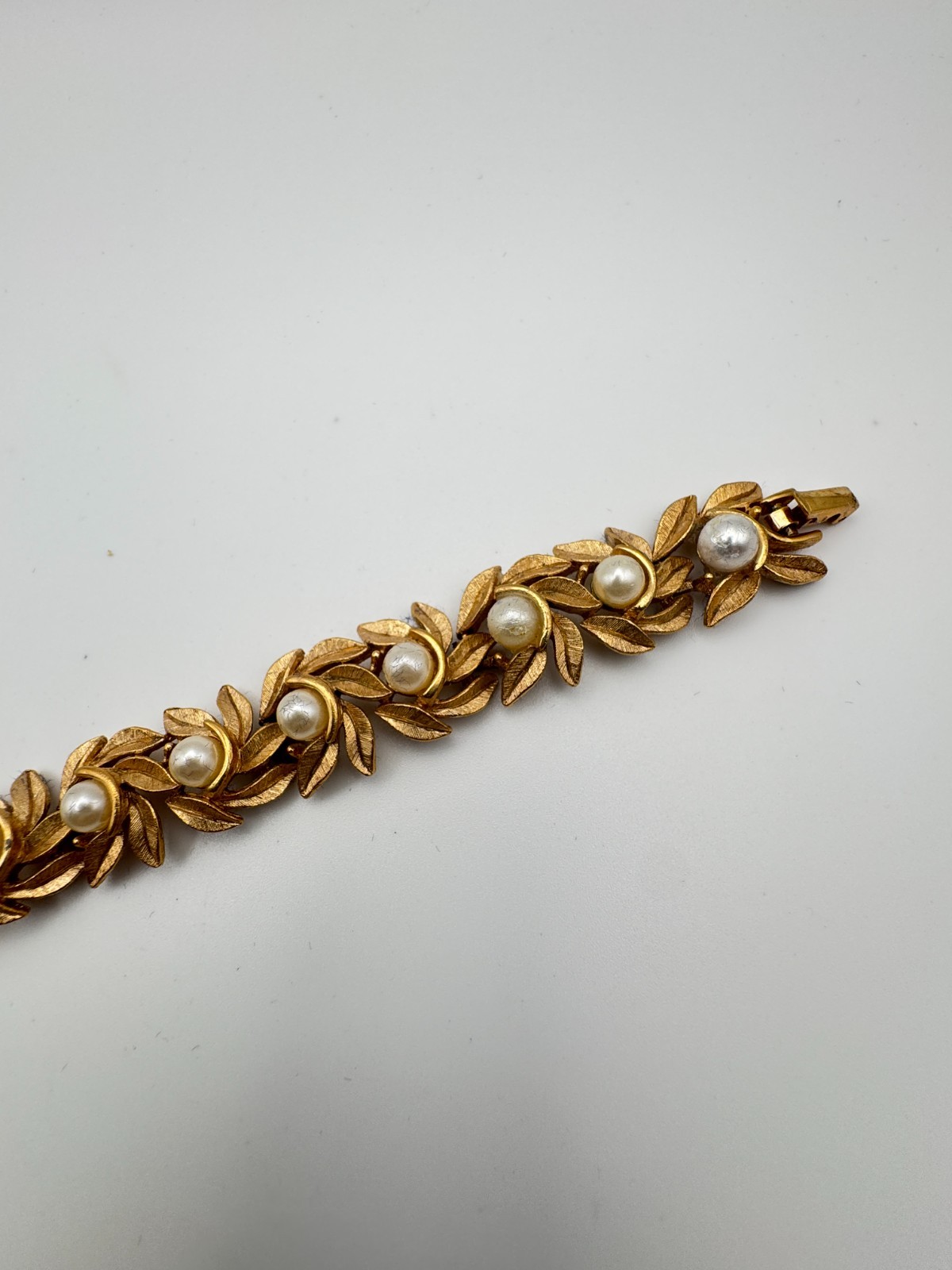 Vintage Avon Bracelet Evening Creation Gold Tone Faux Pearl Leaf Boxed 1971