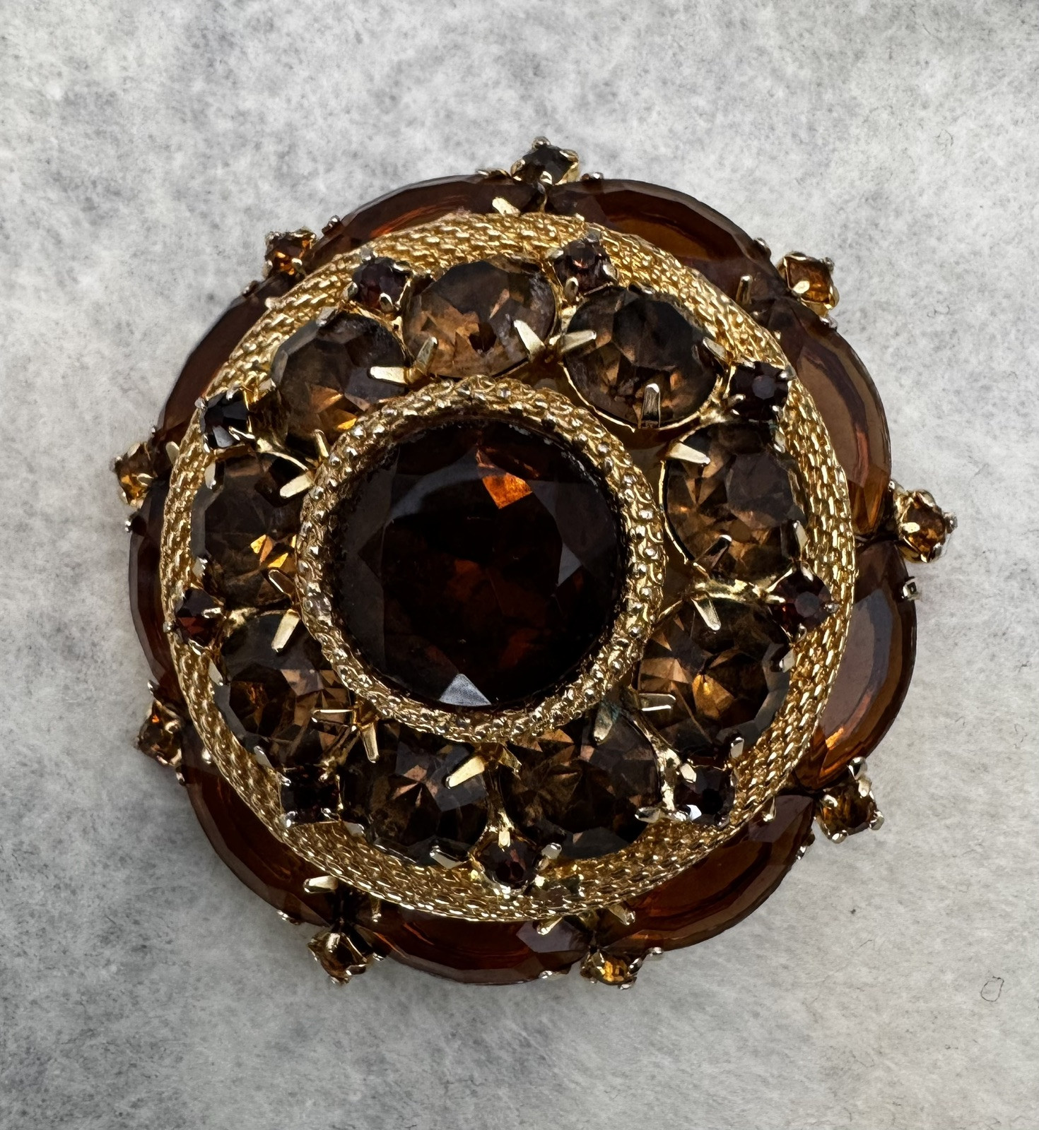 RARE! FRENCH GRIPOIX STYLE MOGUL DESIGN Gold Tone Statement Brooch Multifaceted
