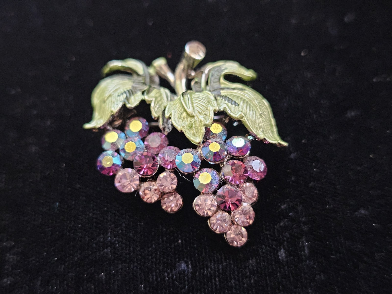Vtg Brooch Grapes Vine Bunch Cluster Purple AB Rhinestone Enamel Silvertone