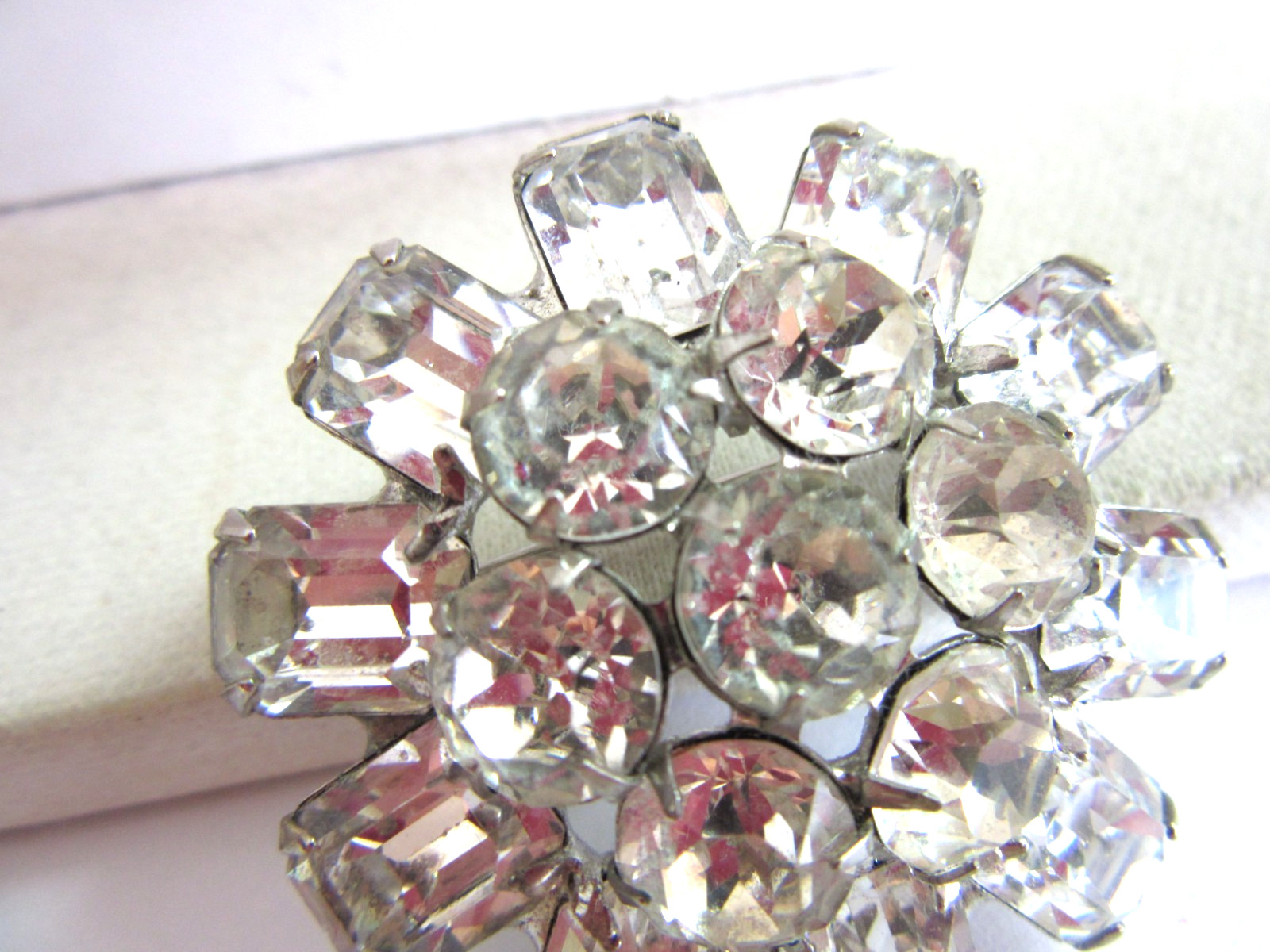 Vintage Weiss silver tone prongset white round and emerald cut rhinestone pin