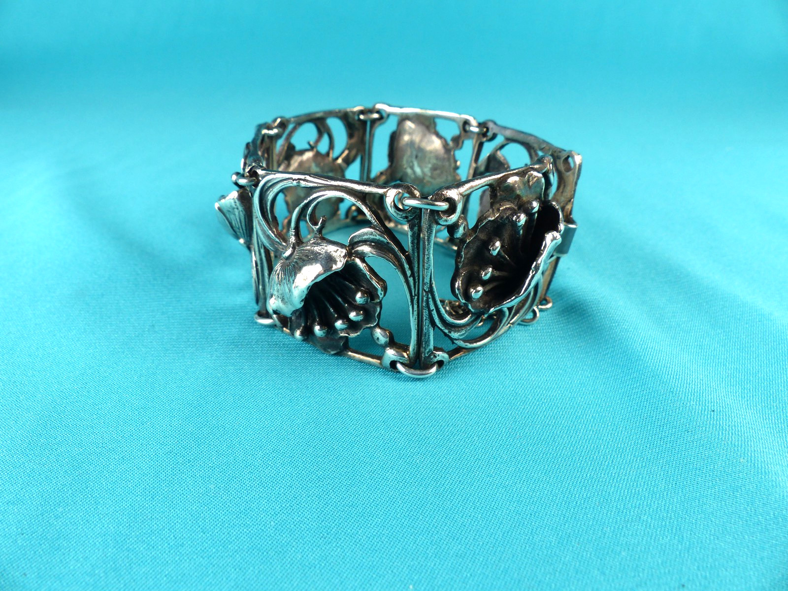 Vintage Art Nouveau 2.5 oz Sterling Silver Poppy Flower Panel Link Bracelet 77g