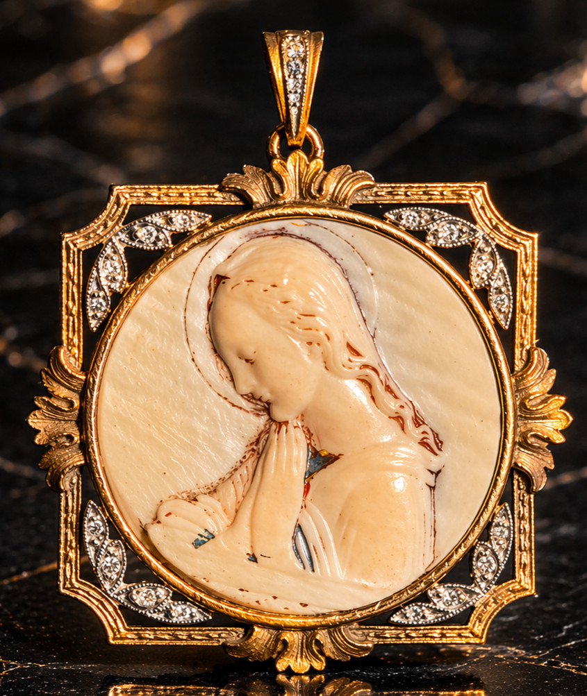 Fine Antique 18K 18CT Art Deco Gold Religious European Virgen Mary Pendant C1930