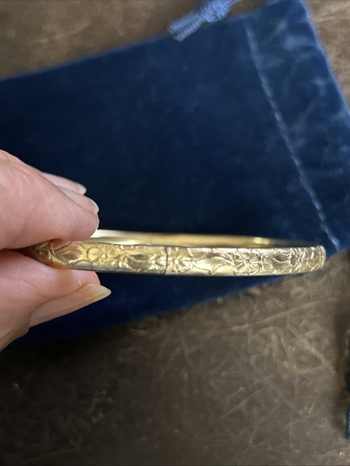 Vintage WINARD 12K Gold Filled Hinged Bangle floral Etched secure with Bar